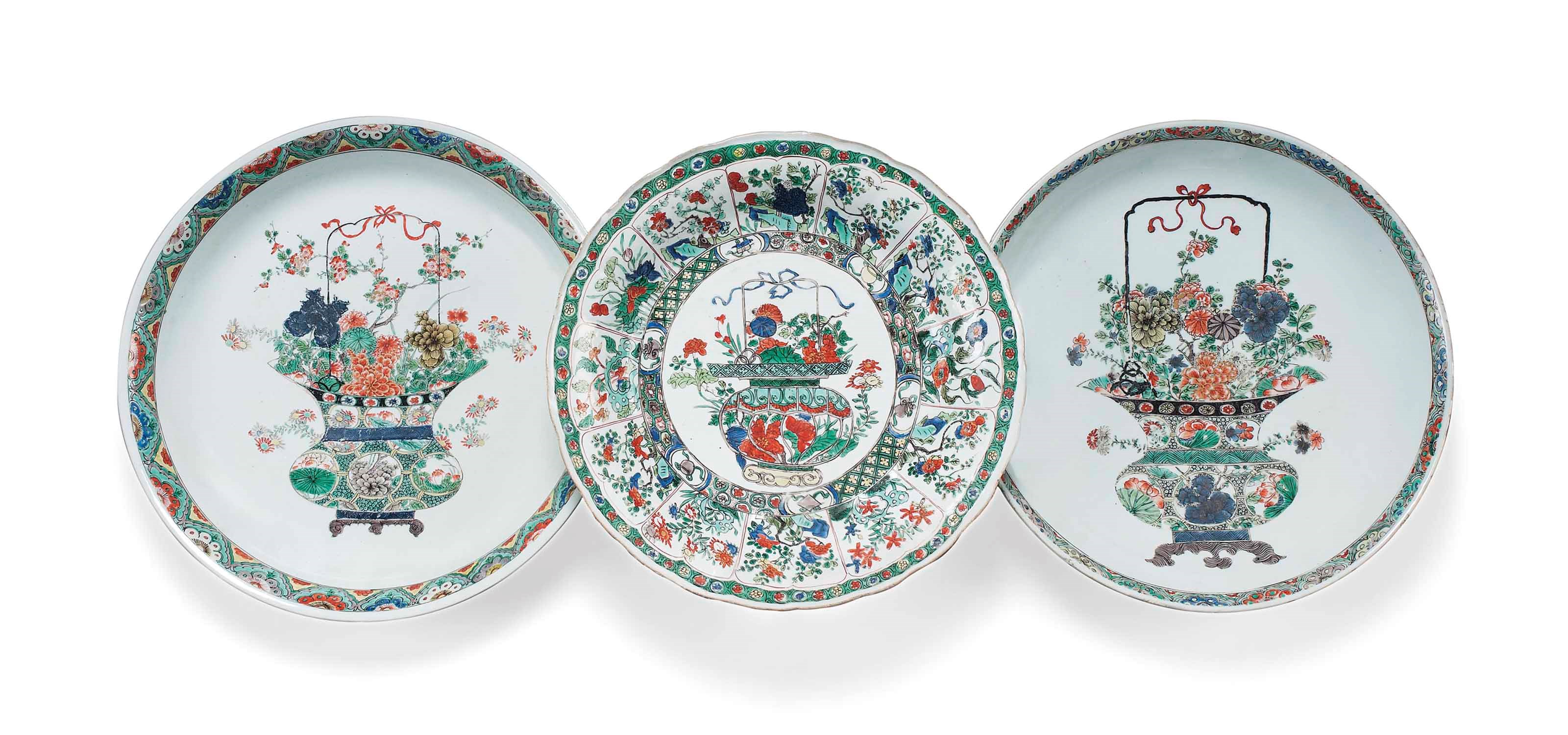 THREE LARGE CHINESE FAMILLE VERTE DISHES