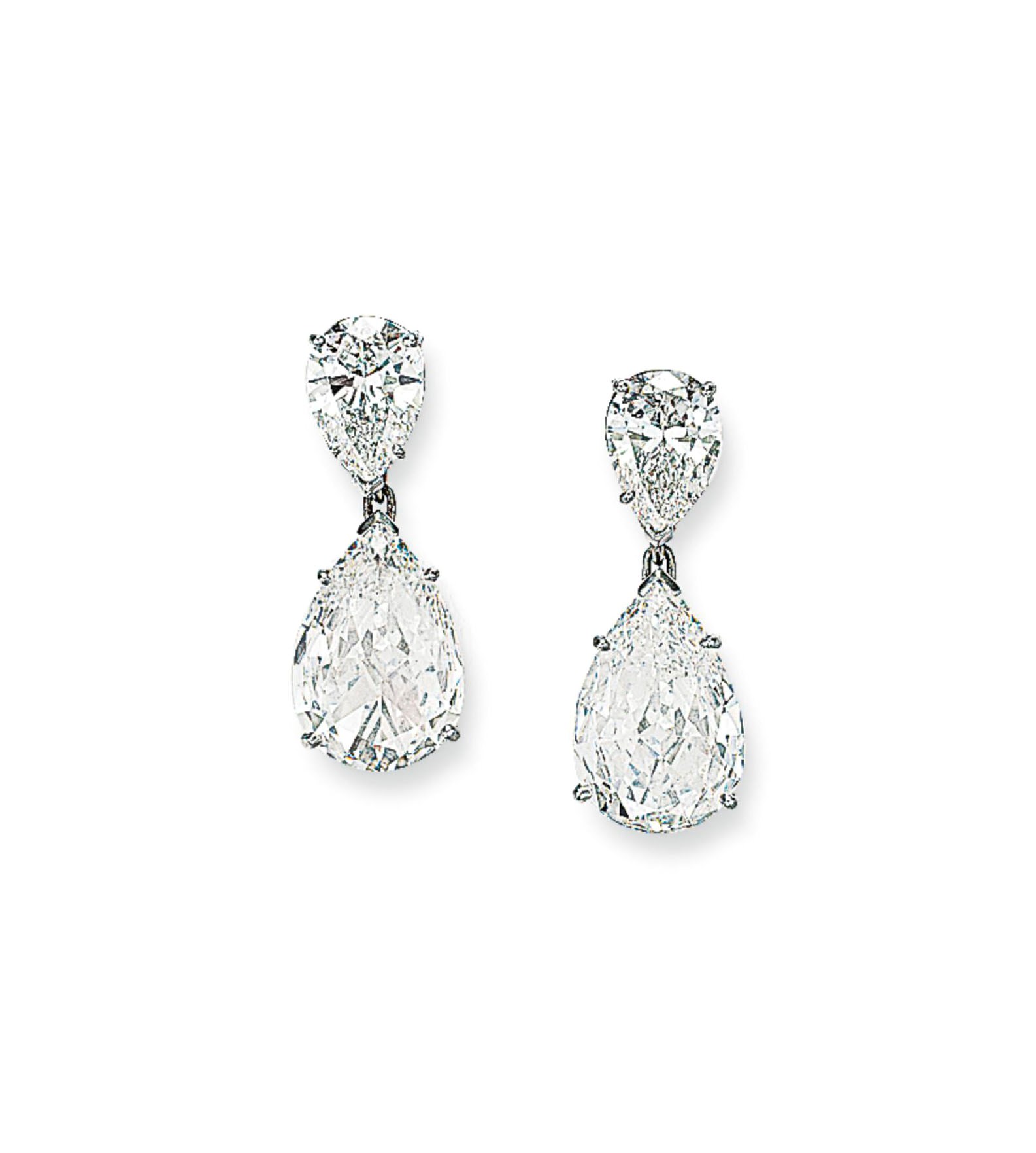 A PAIR OF DIAMOND EAR PENDANTS
