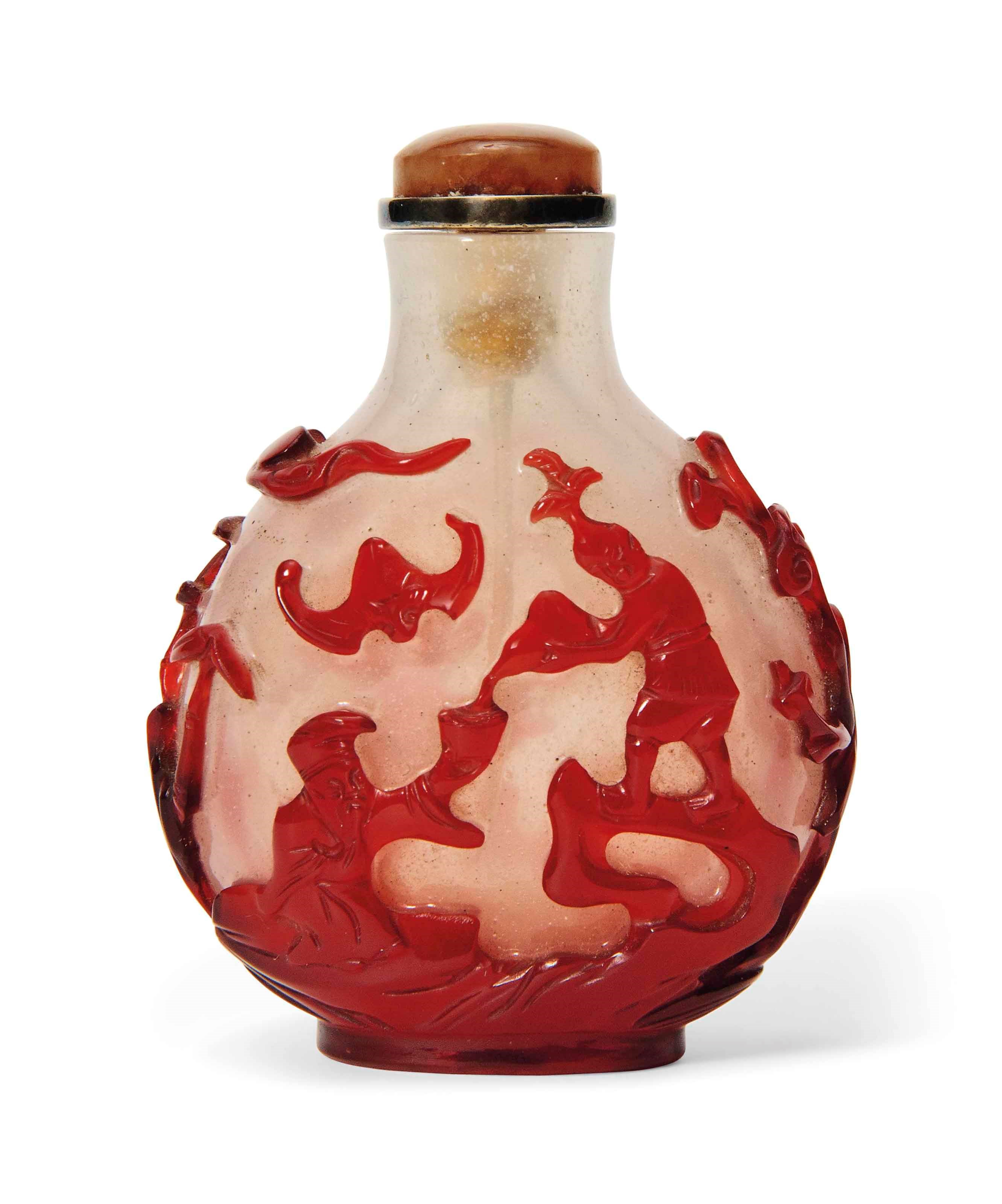 A CHINESE RED OVERLAY GLASS SNUFF BOTTLE