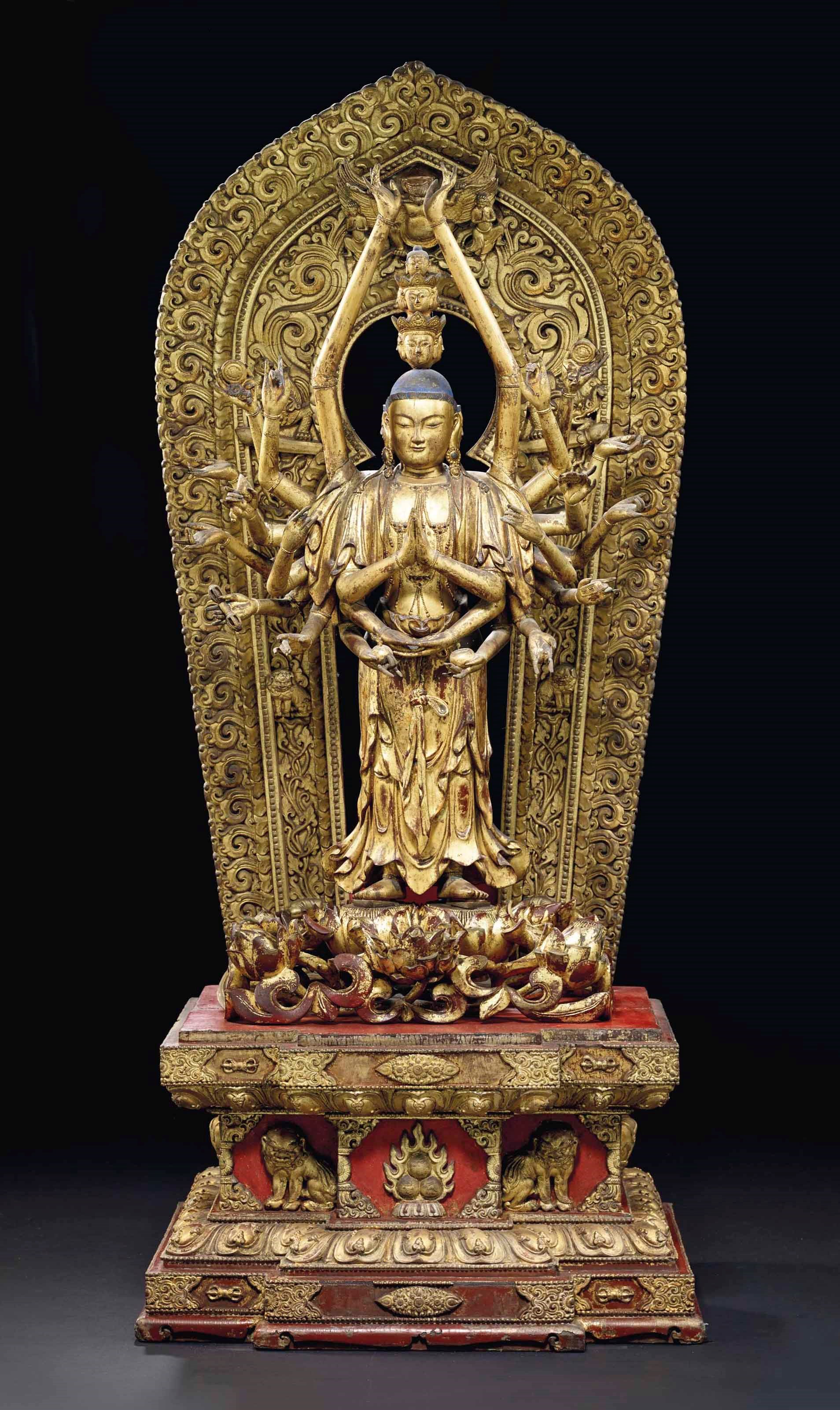RARE ET IMPORTANTE STATUE DE GUANYIN EN BOIS LAQUE