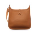 SAC ÉVELYNE II MM EN CUIR TOGO GOLD, GARNITURE EN MÉTAL ARGENTÉ PALLADIÉ