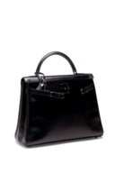 SAC KELLY SO BLACK RETOURNÉ 32 EN VEAU BOX NOIR, GARNITURE EN MÉTAL PLAQUÉ NOIR, ÉDITION LIMITÉE