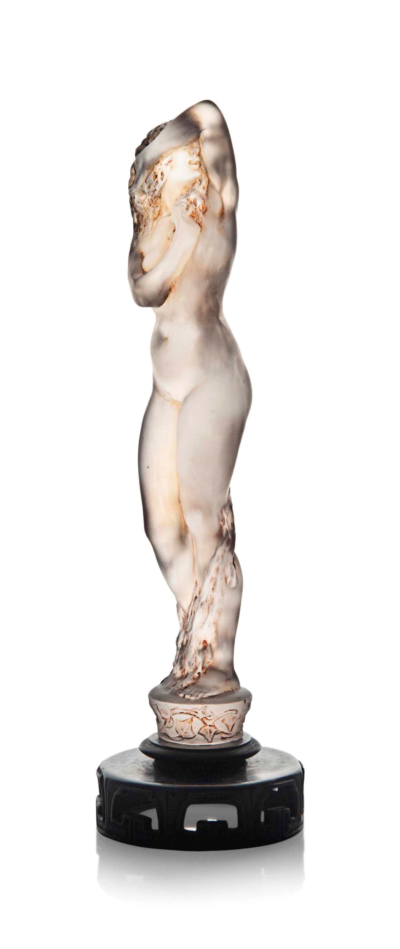 A Grande Nue Socle Lierre Statuette, No. 836