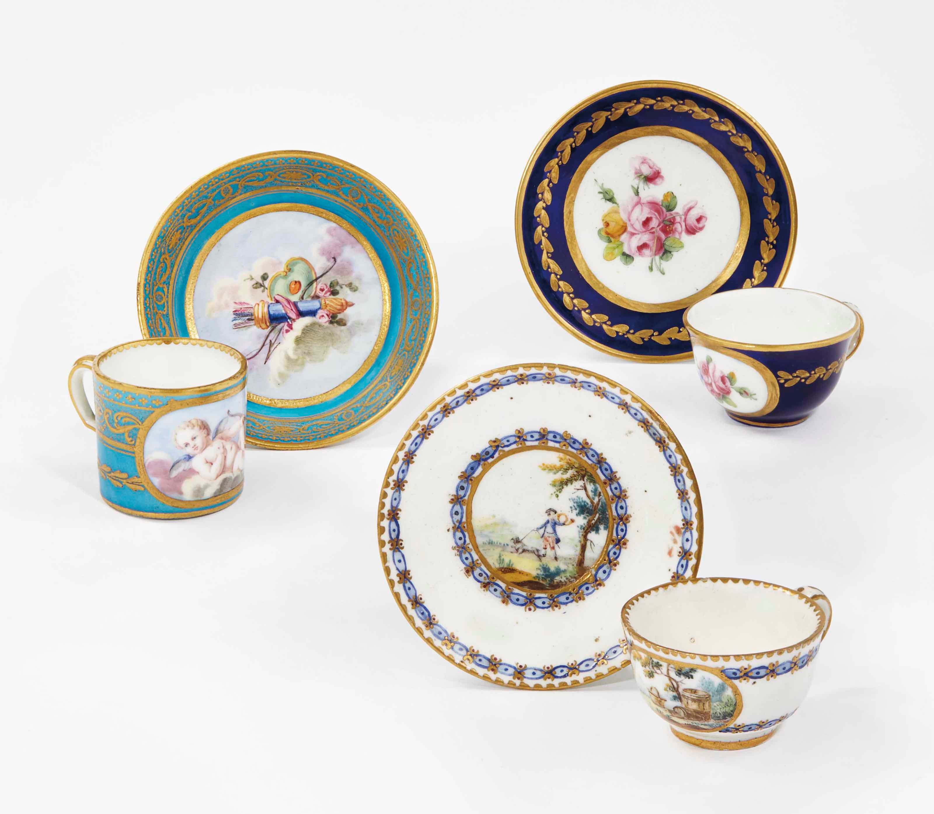 TROIS GOBELETS MINIATURES ET LEUR SOUS-TASSE EN PORCELAINE DE SEVRES DU XVIIIEME SIECLE