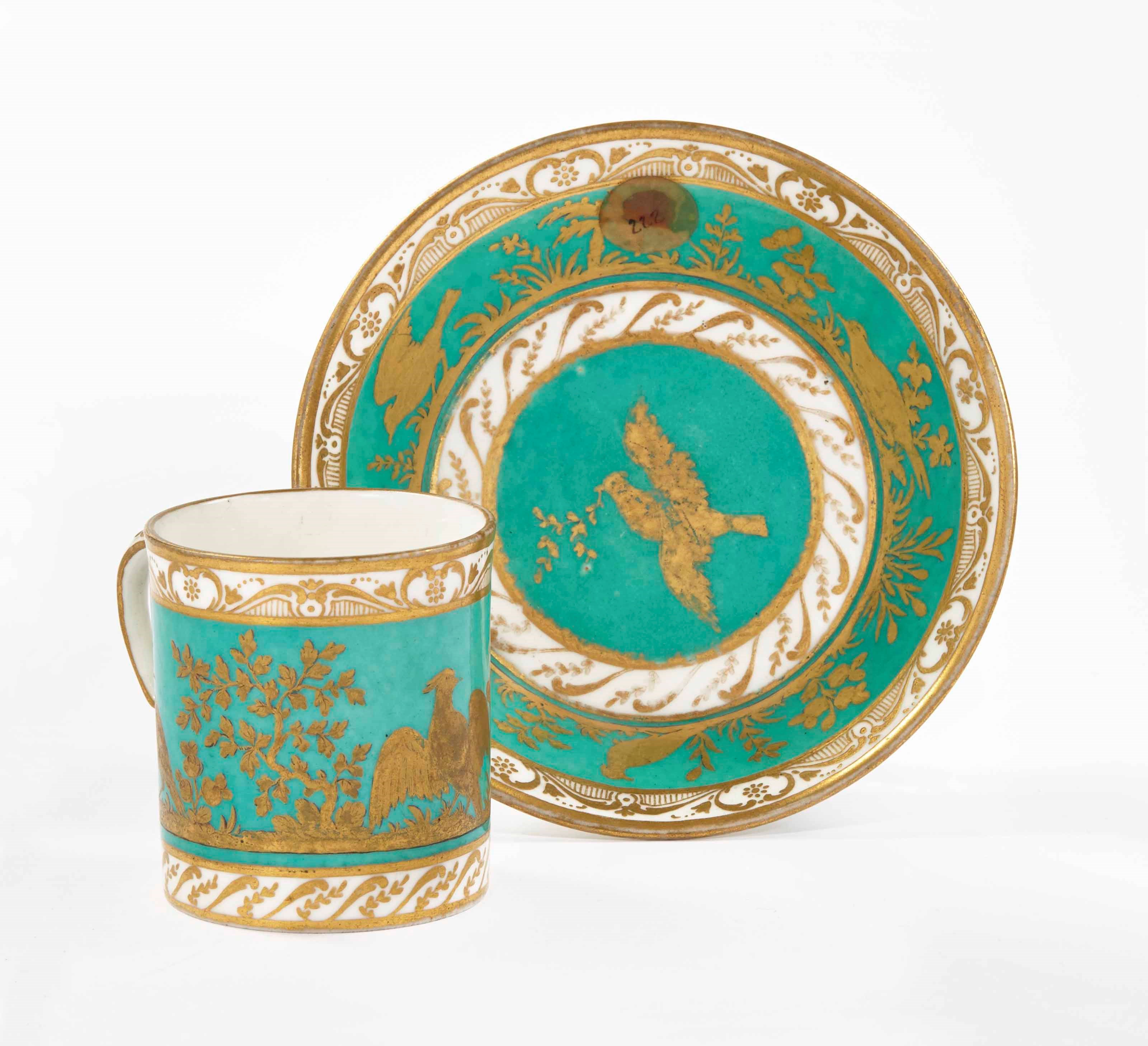 GOBELET LITRON ET SA SOUS-TASSE (3EME GRANDEUR) EN PORCELAINE DE SEVRES DU XVIIIEME SIECLE