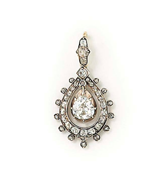 A LATE 19TH CENTURY DIAMOND PENDANT