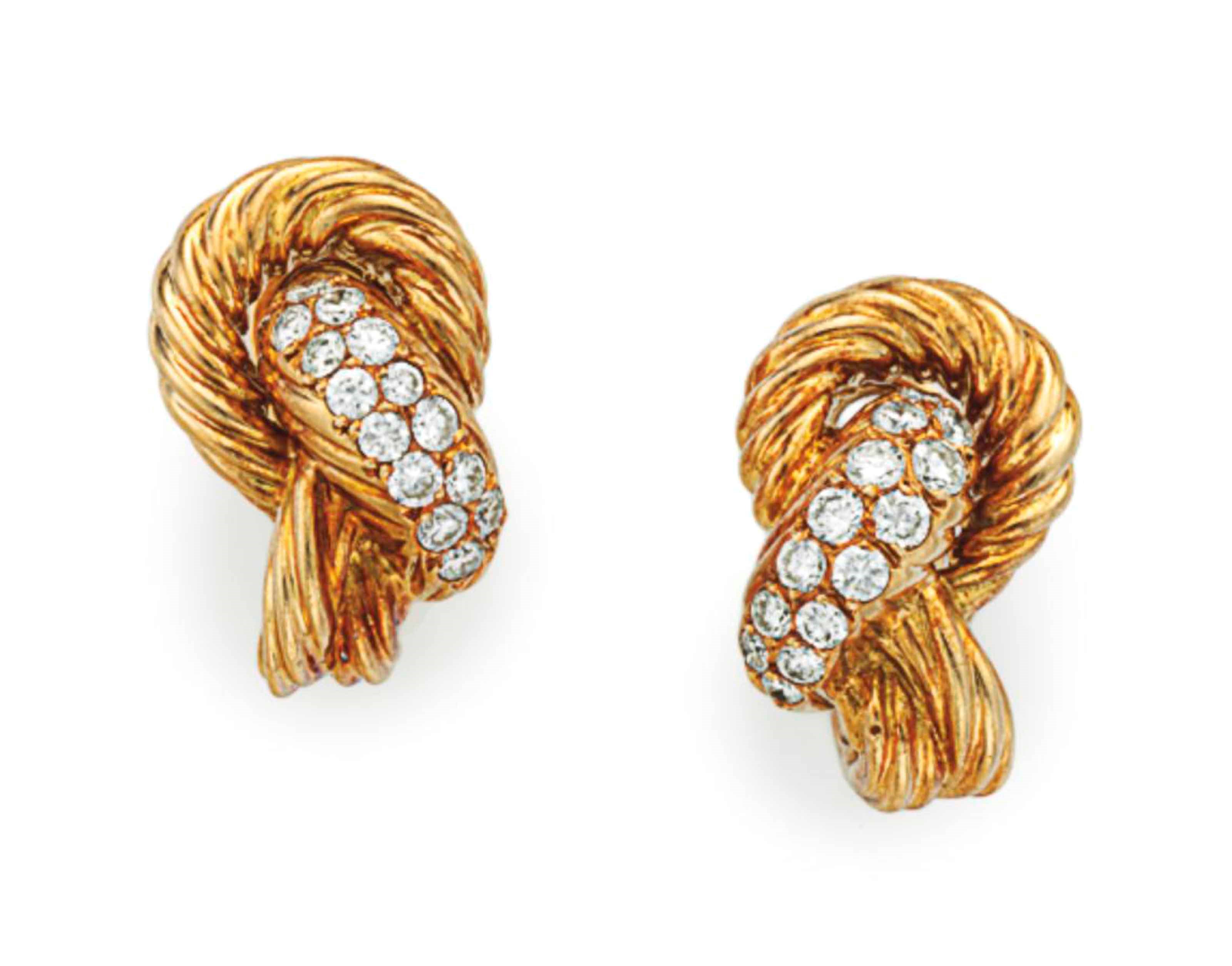 A PAIR OF DIAMOND AND GOLD EAR CLIPS, BY VAN CLEEF & ARPELS