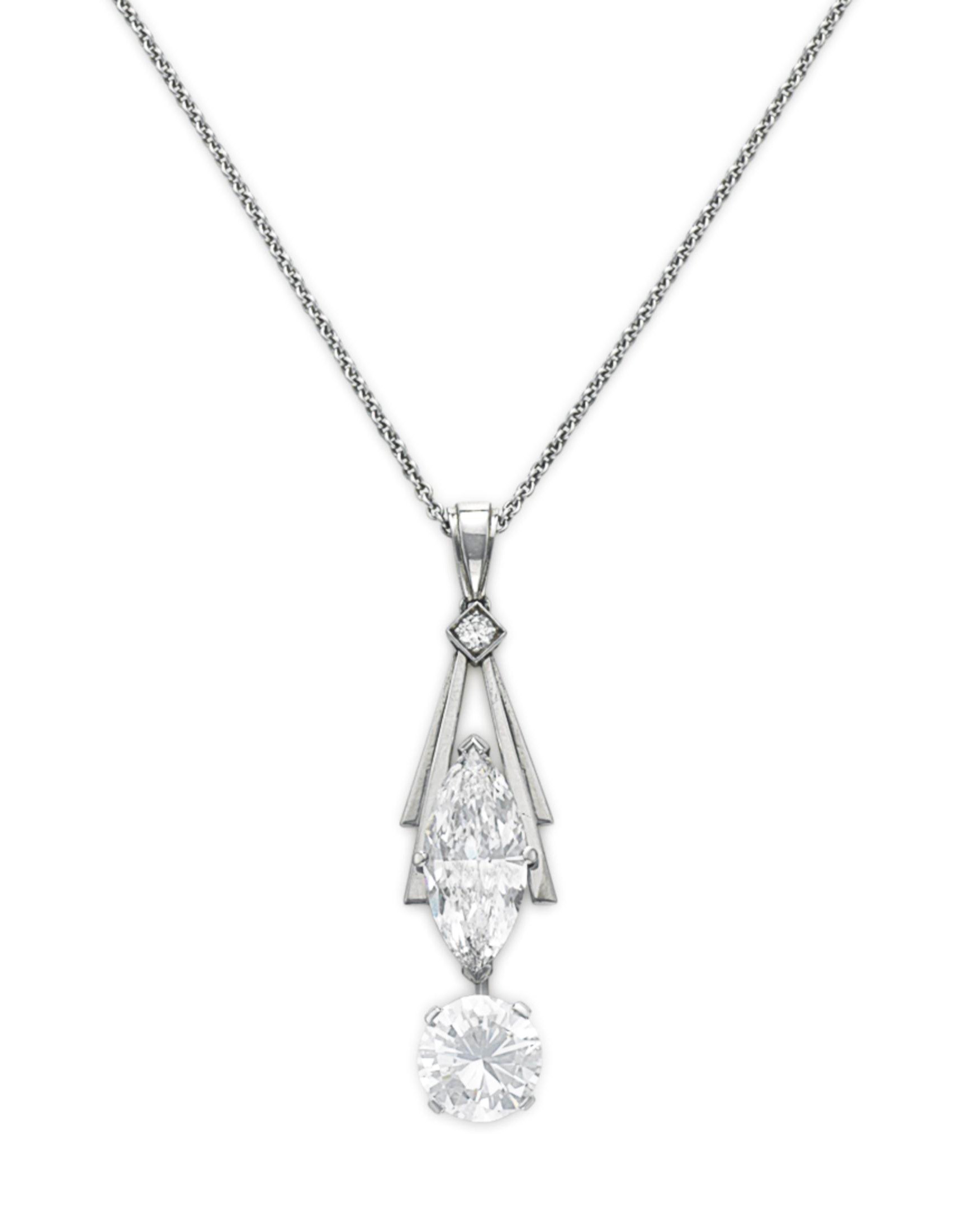 A DIAMOND PENDANT NECKLACE