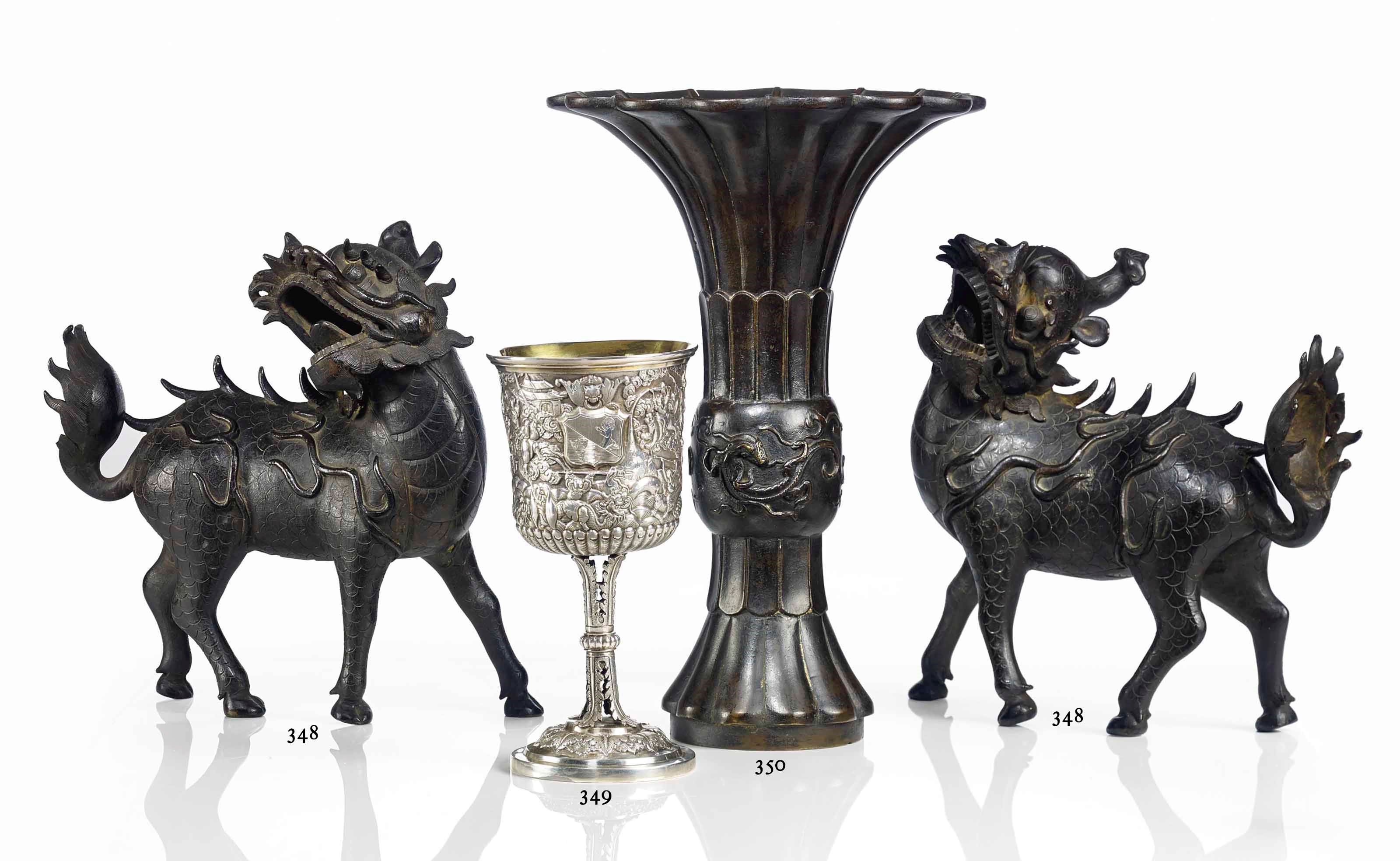 VASE ARCHAISANT EN BRONZE, GU