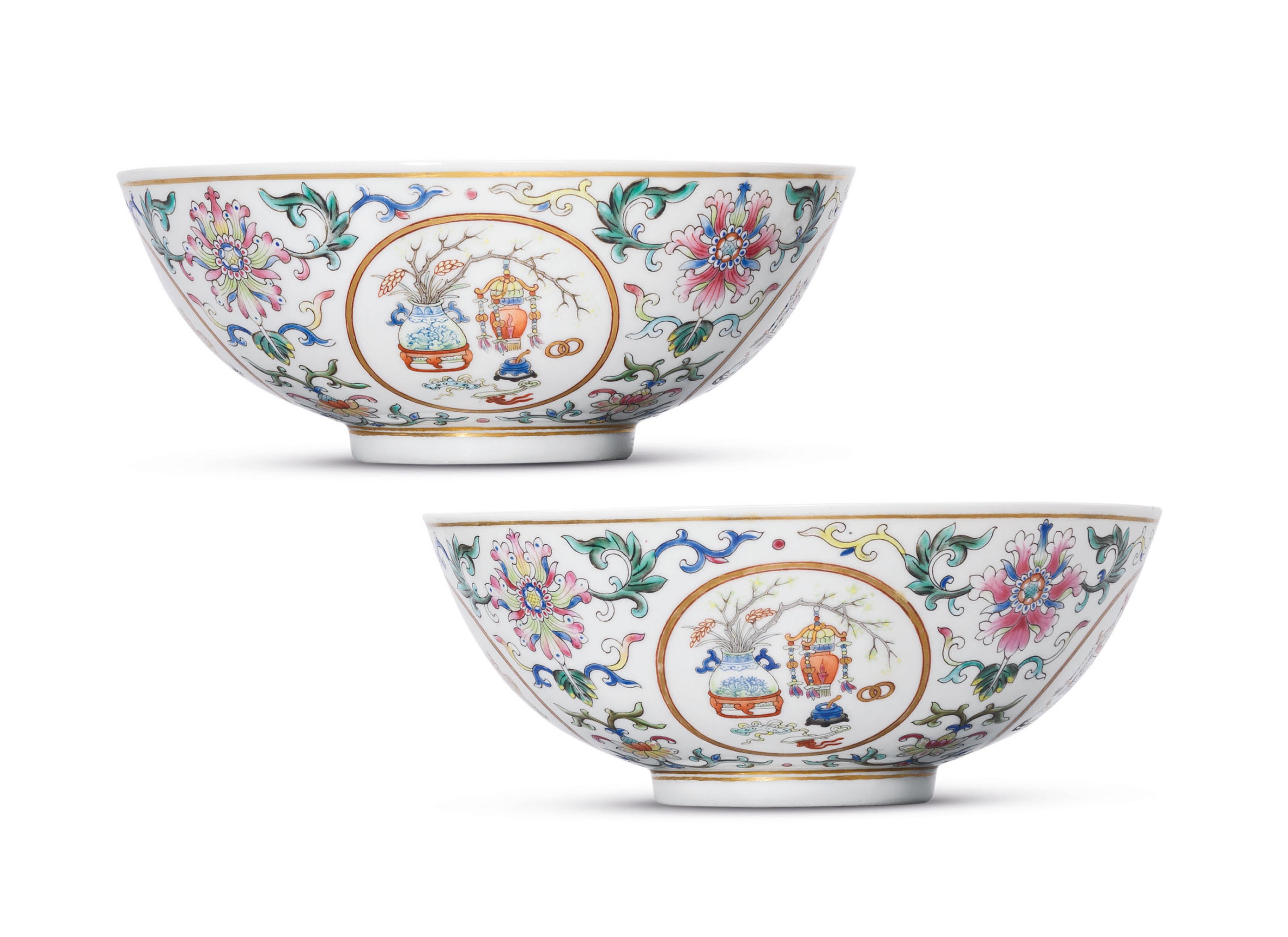 A PAIR OF FAMILLE ROSE 'LANTERN' BOWLS