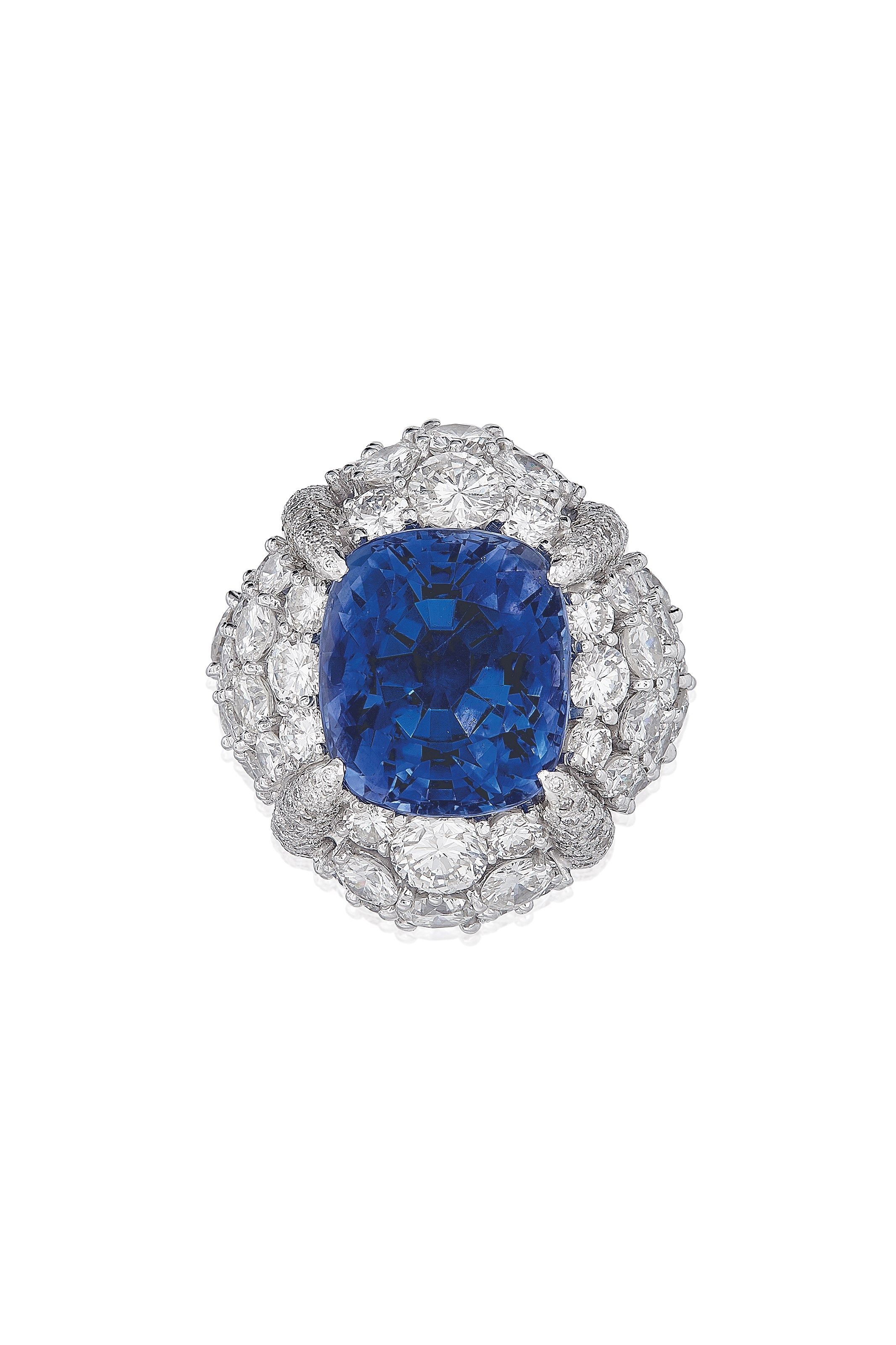 A SAPPHIRE AND DIAMOND RING