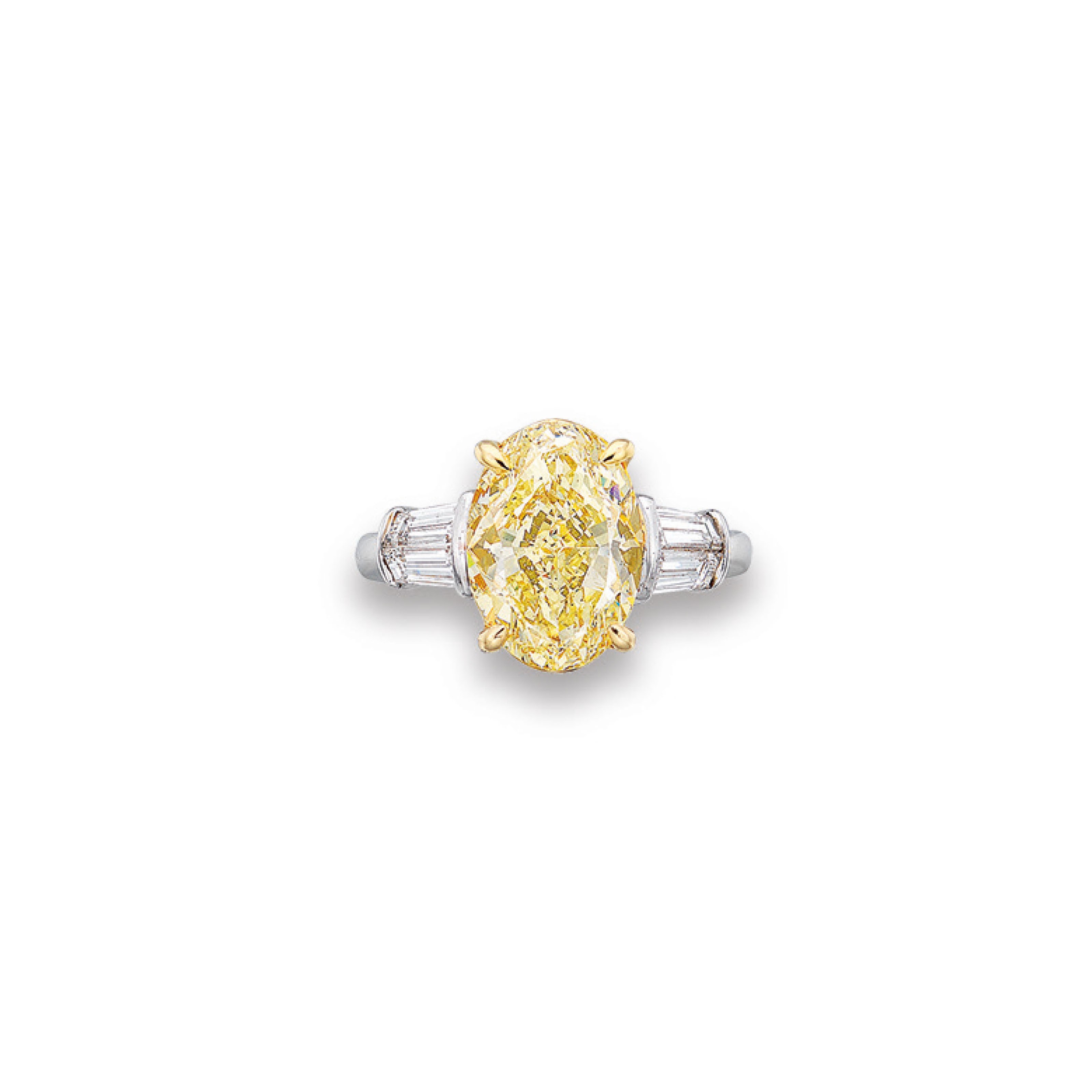 A COLOURED DIAMOND AND DIAMOND RING