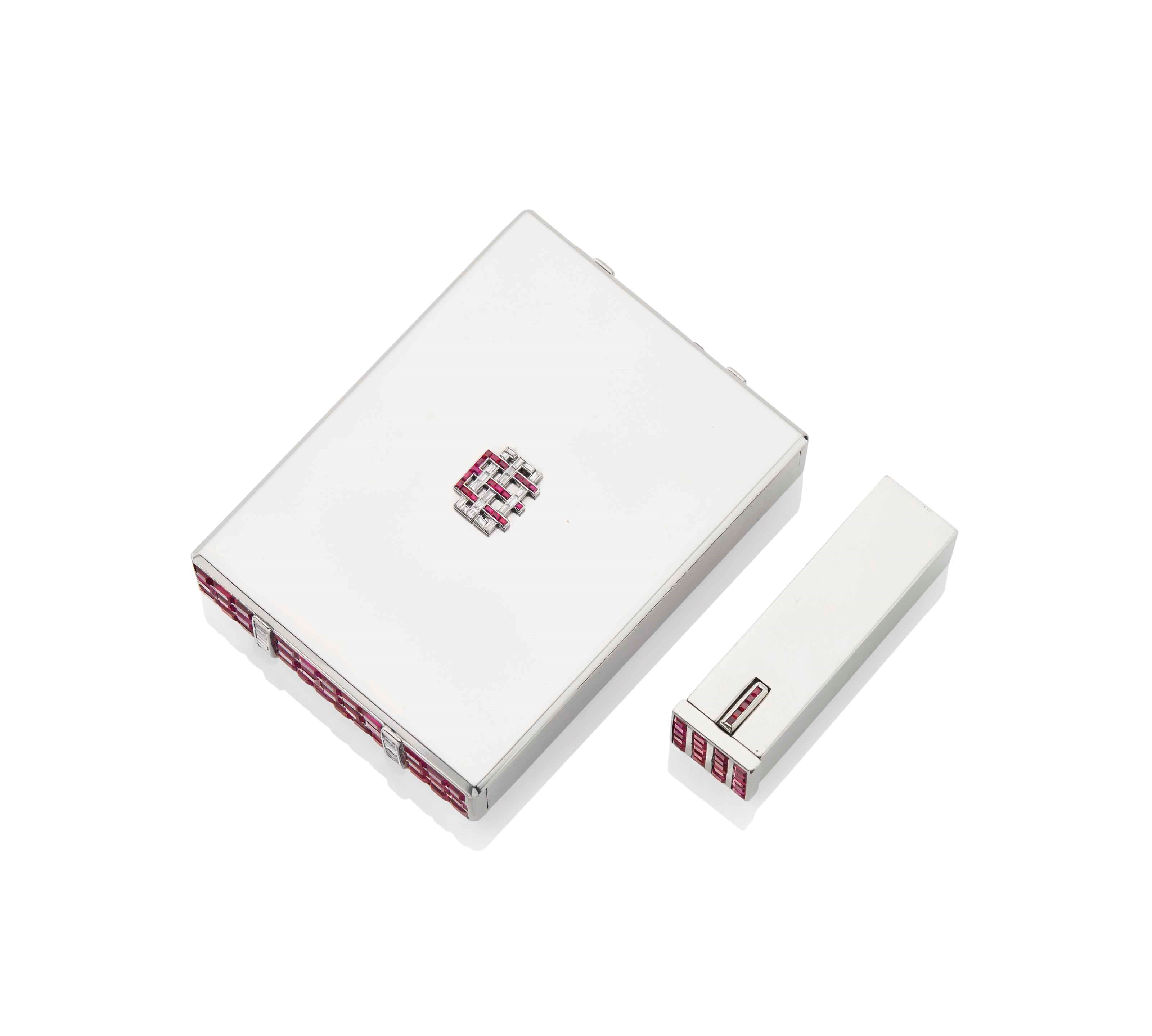 POUDRIER RUBIS ET DIAMANTS, PAR VAN CLEEF & ARPELS ET TUBE À ROUGE À LÈVRES RUBIS