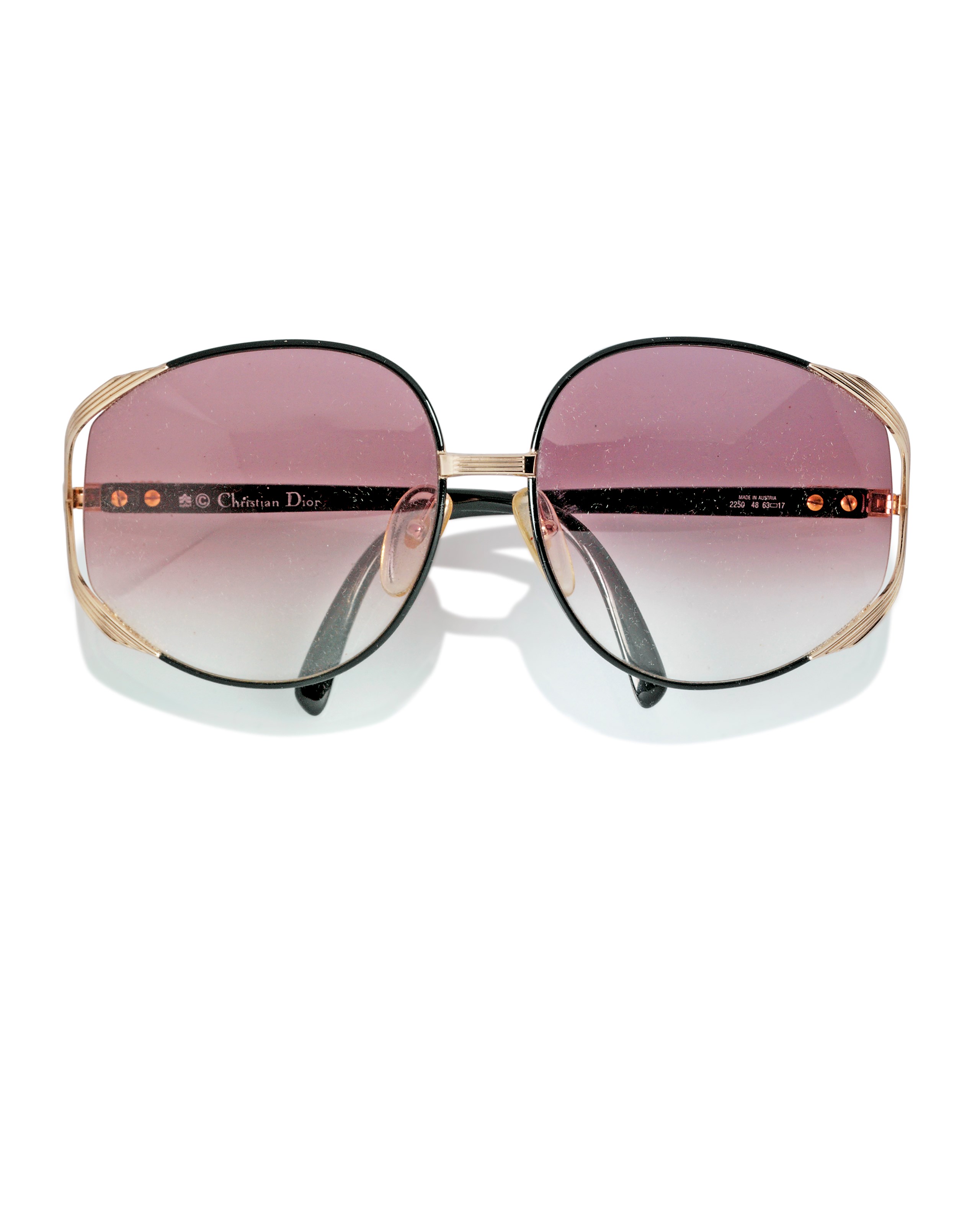 A PAIR OF LARGE SUNGLASSES