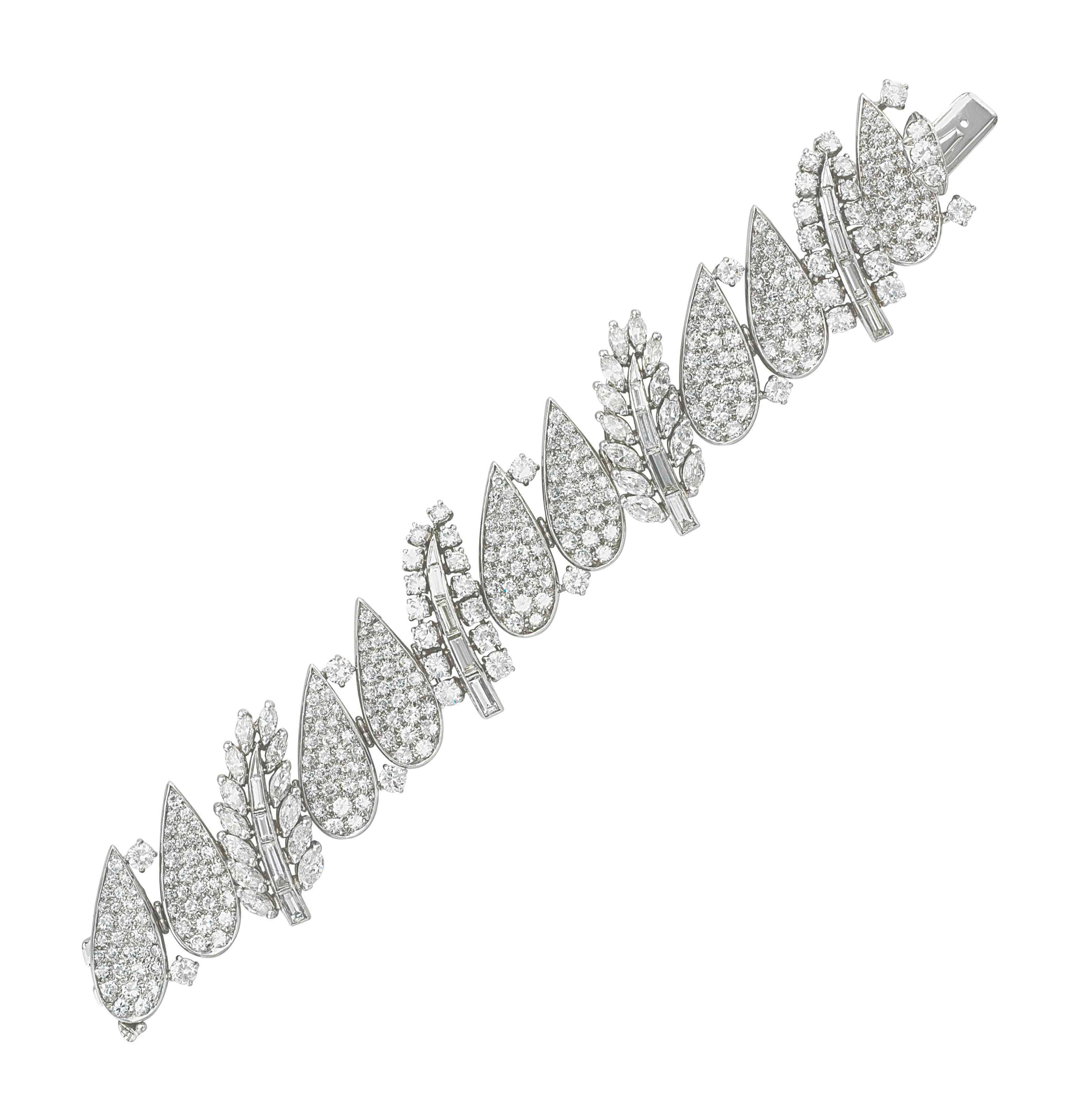 A DIAMOND LEAF BRACELET