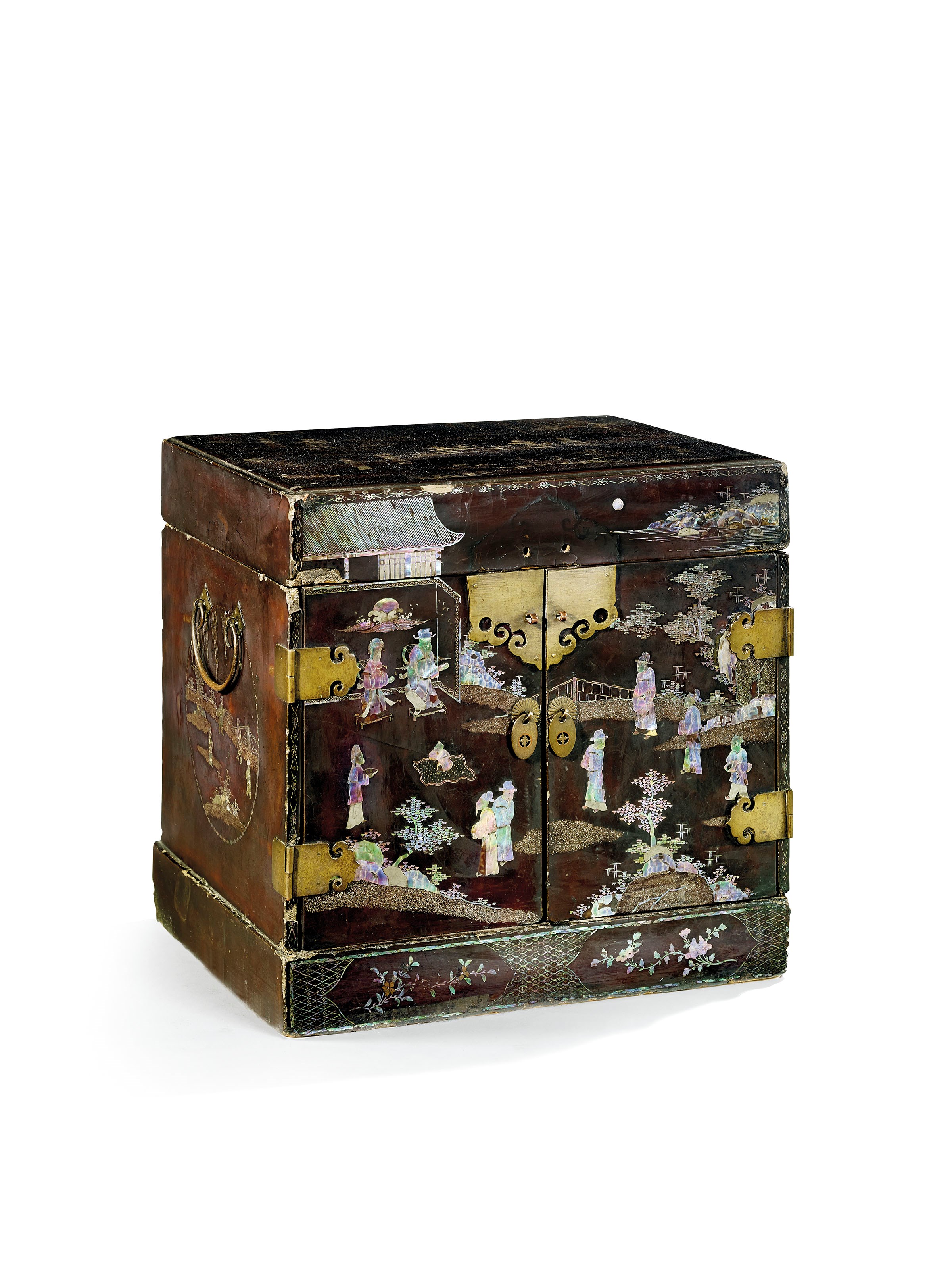 COFFRET EN LAQUE NOIRE ET INCRUSTATIONS DE NACRE, GUANPIXIANG