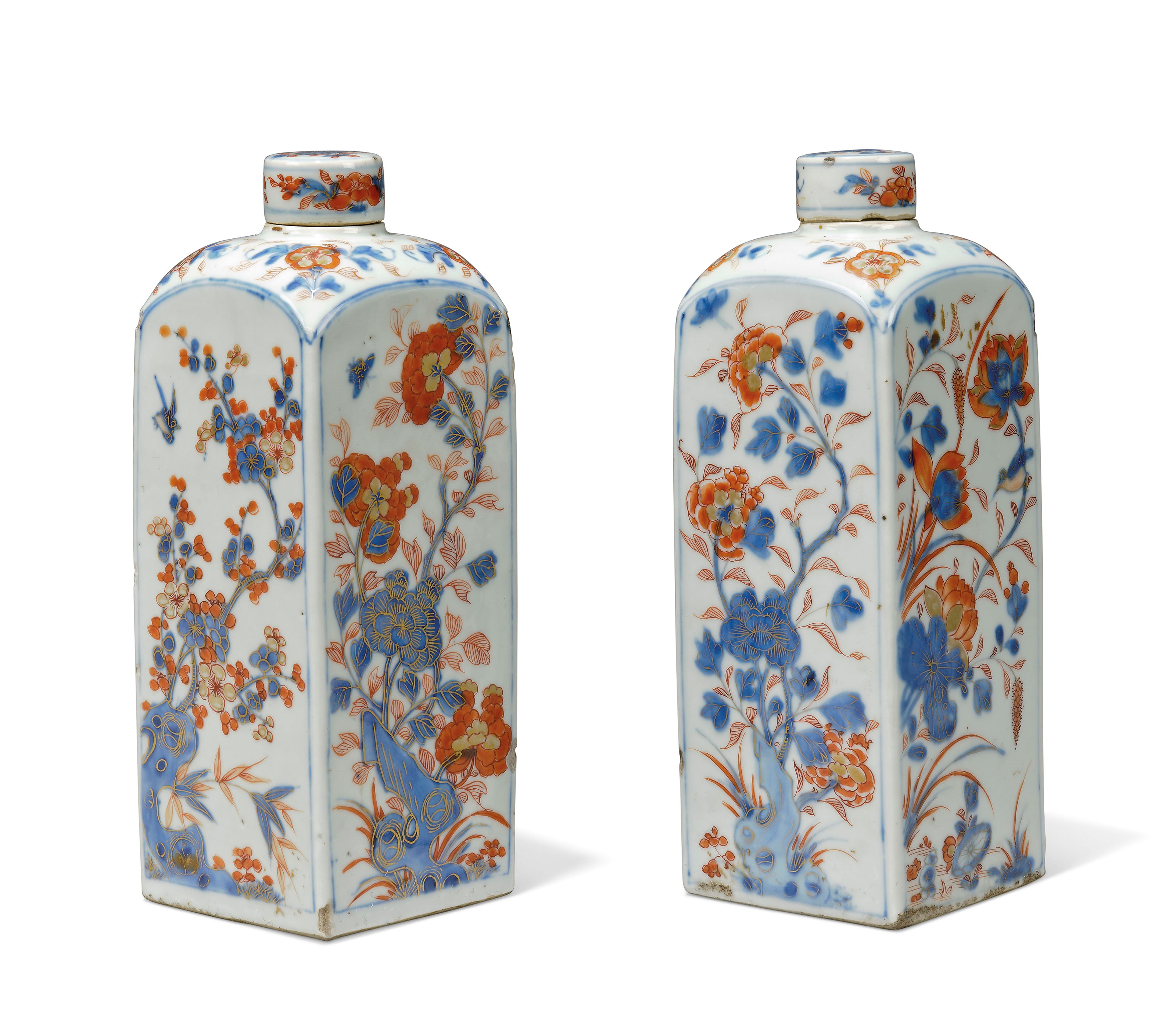 A PAIR OF CHINESE IMARI SQUARE VASES AND COVERS