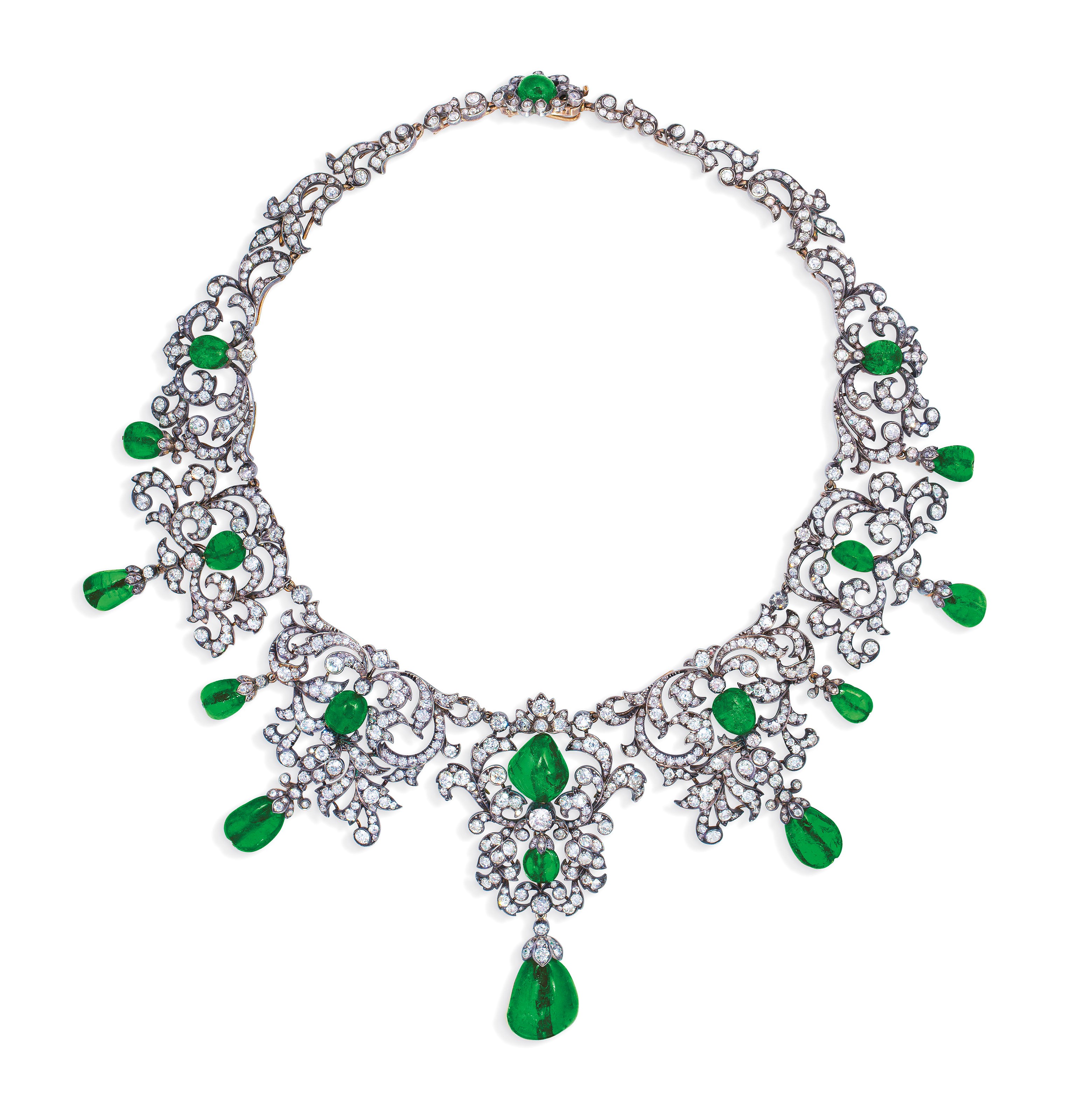EARLY 20TH CENTURY EMERALD AND DIAMOND NECKLACE