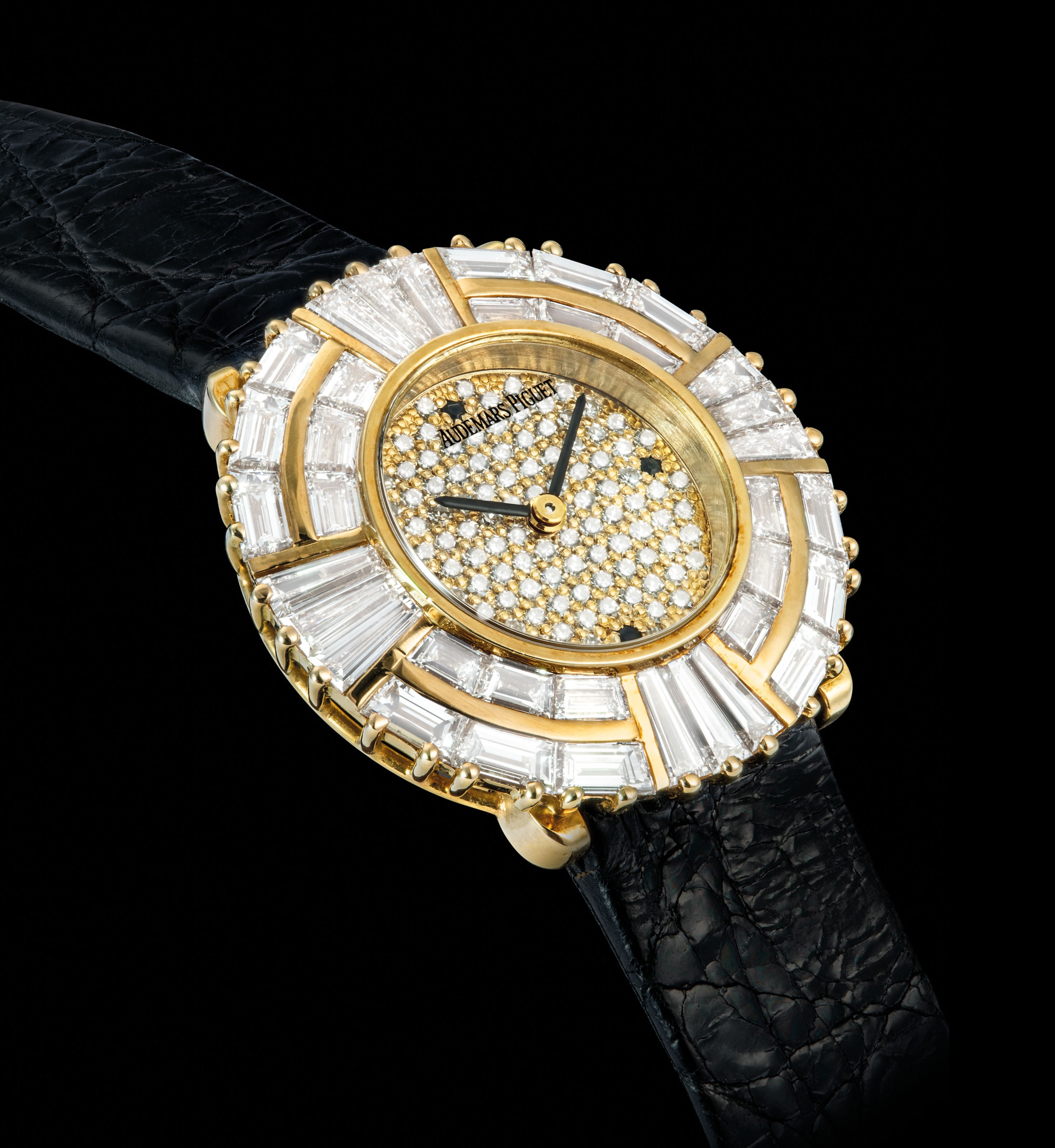 AUDEMARS PIGUET. A LADY'S FINE AND RARE 18K GOLD AND DIAMOND WRISTWATCH