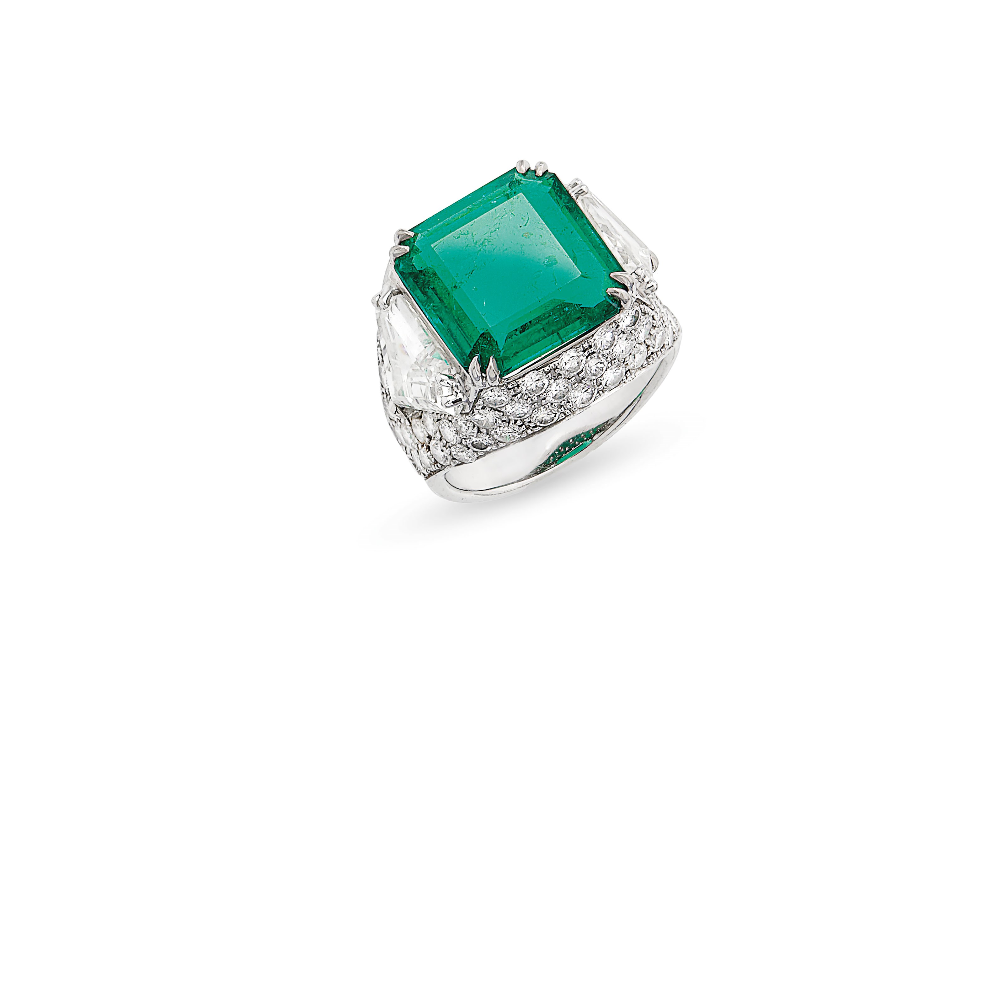 EMERALD AND DIAMOND RING