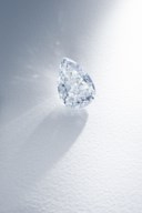 IMPRESSIVE DIAMOND PENDENT NECKLACE