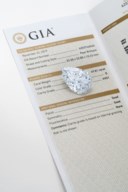 IMPRESSIVE DIAMOND PENDENT NECKLACE