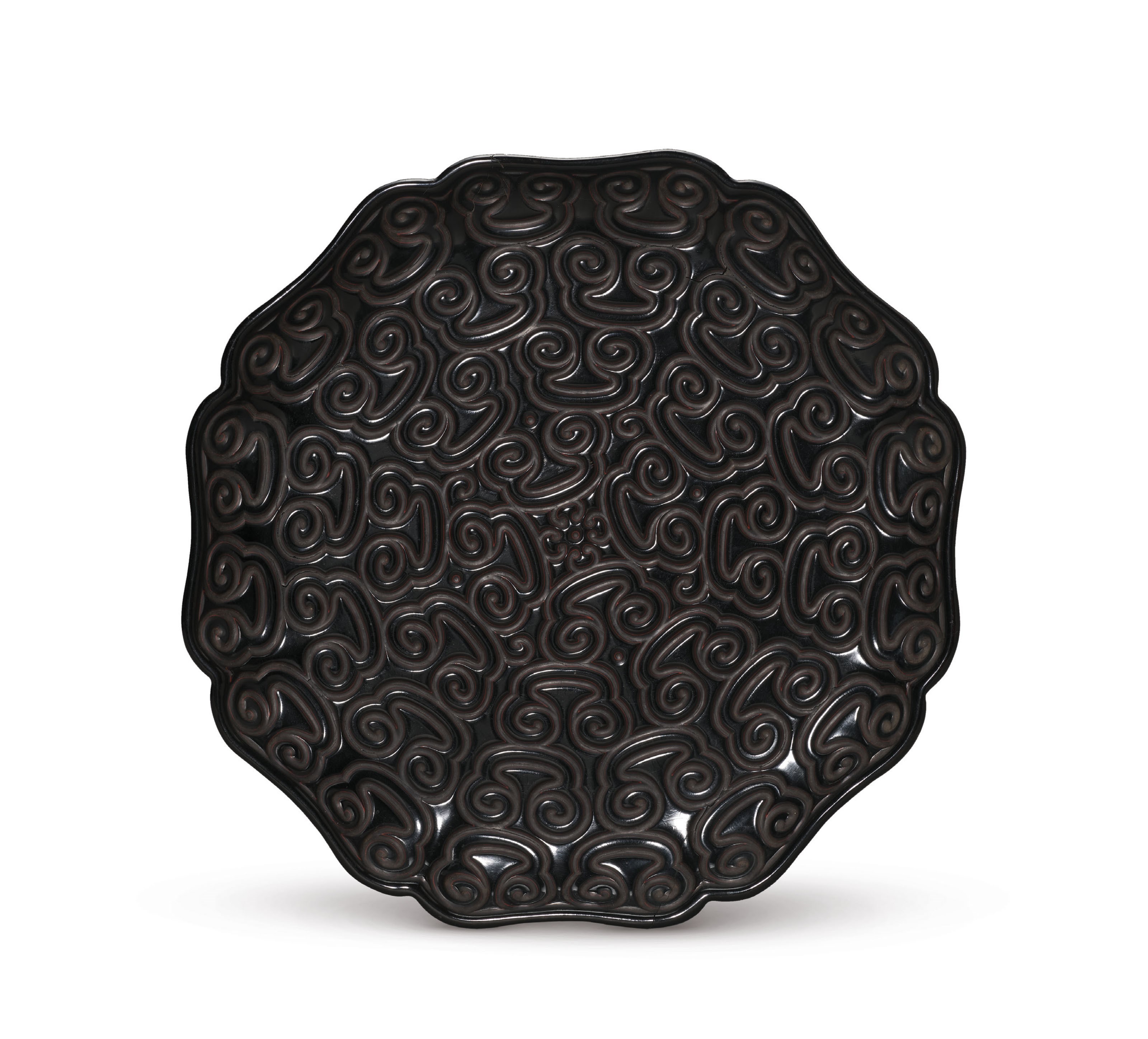 A CARVED TIXI LACQUER FOLIATE DISH