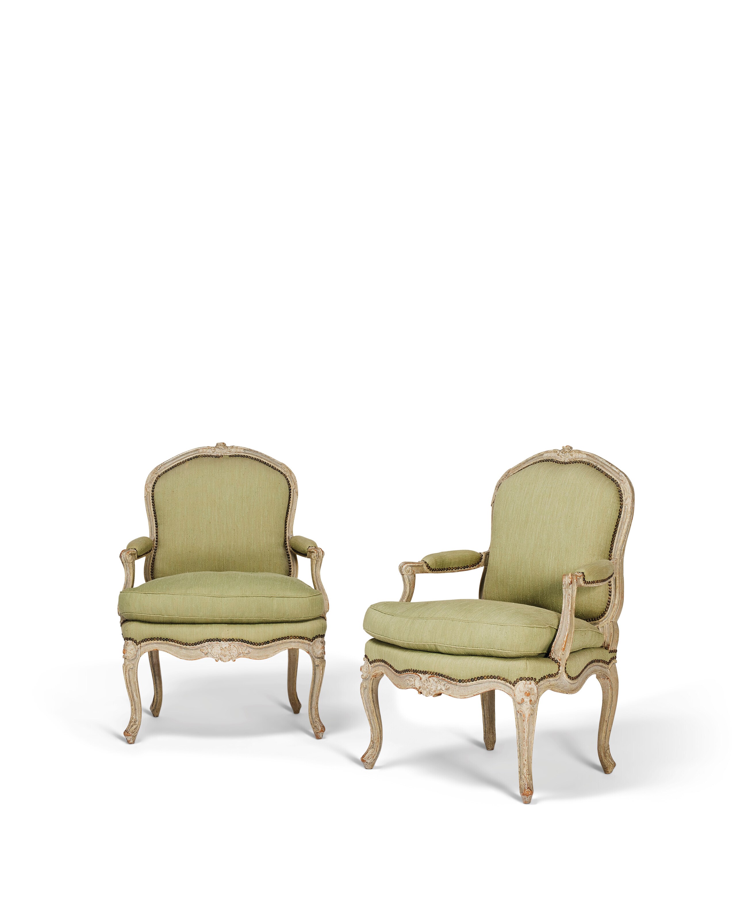 PAIRE DE FAUTEUILS À LA REINE D'ÉPOQUE LOUIS XV