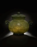 A FINE GREEN JADE LIDDED JAR