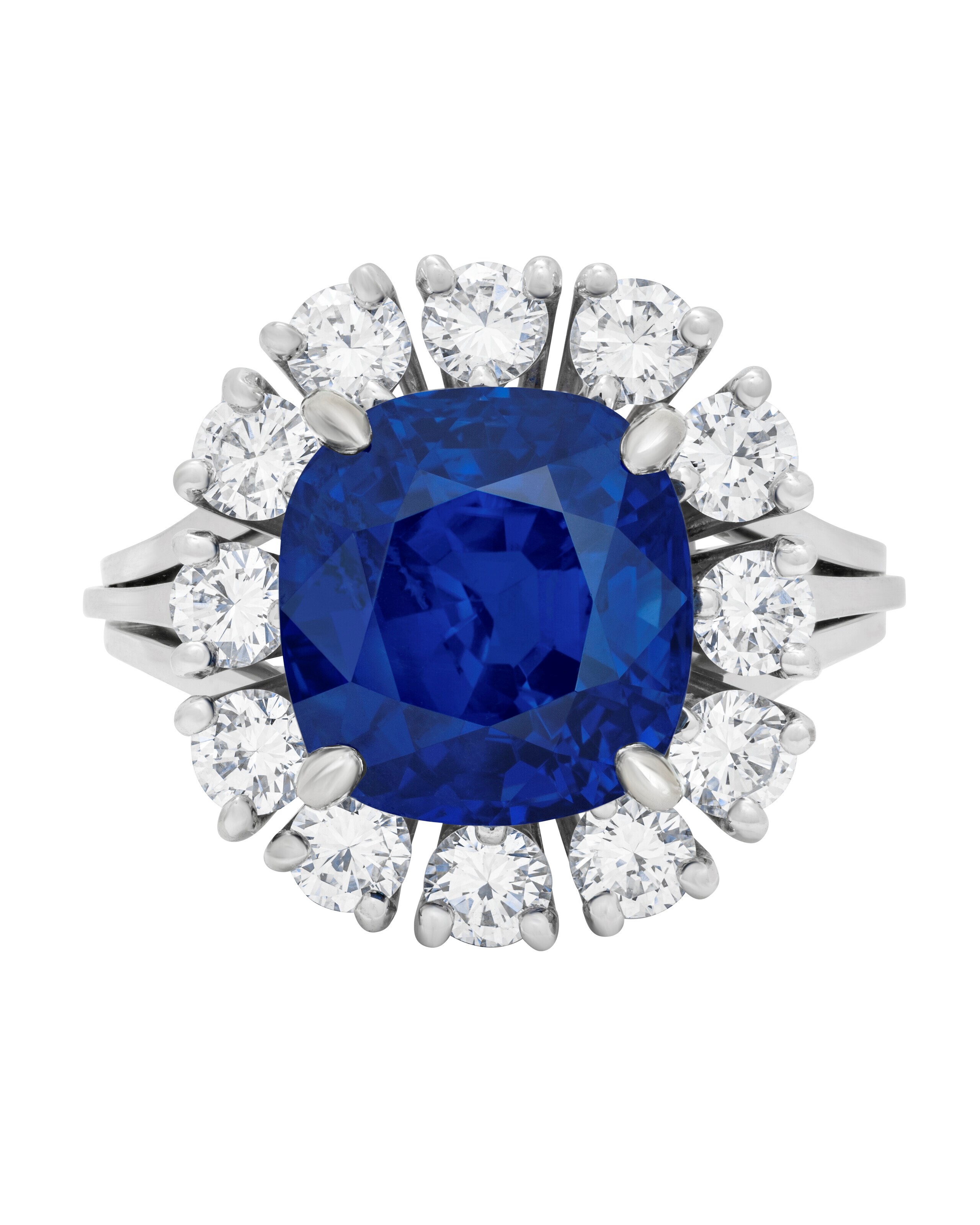 SAPPHIRE AND DIAMOND RING