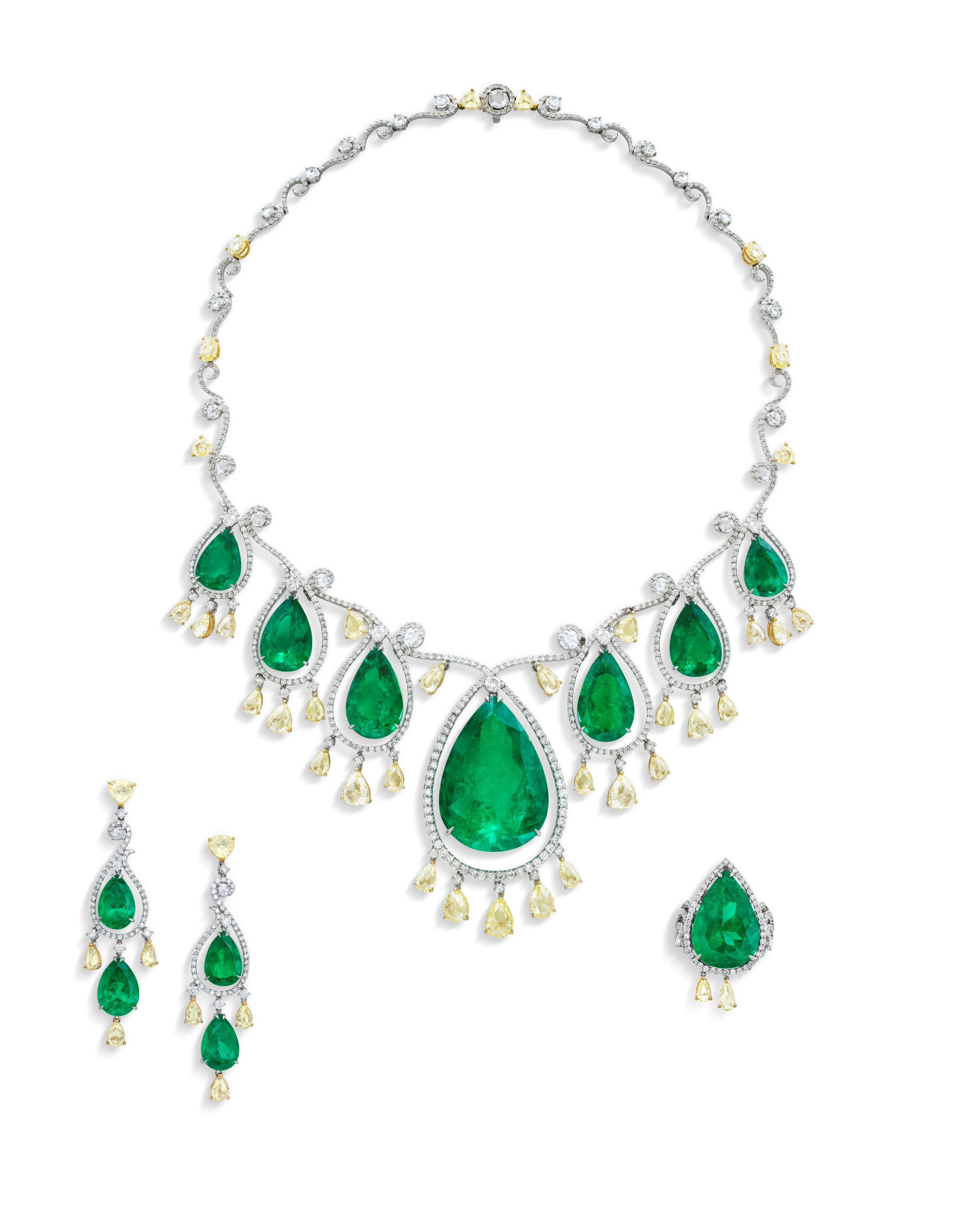 SUITE OF EMERALD, COLOURED DIAMOND AND DIAMOND JEWELLERY