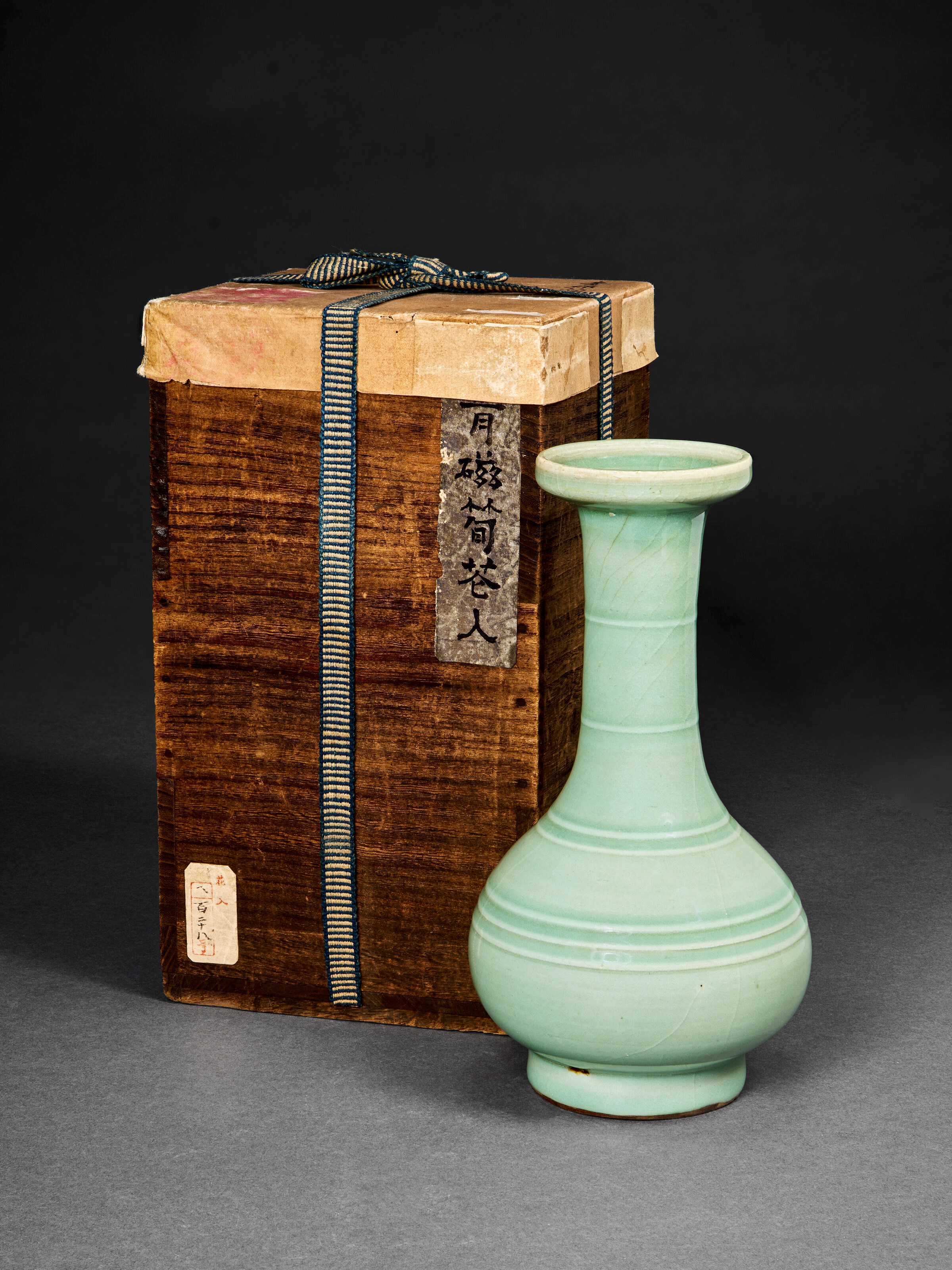A LONGQUAN CELADON 'BAMBOO-NECK' VASE