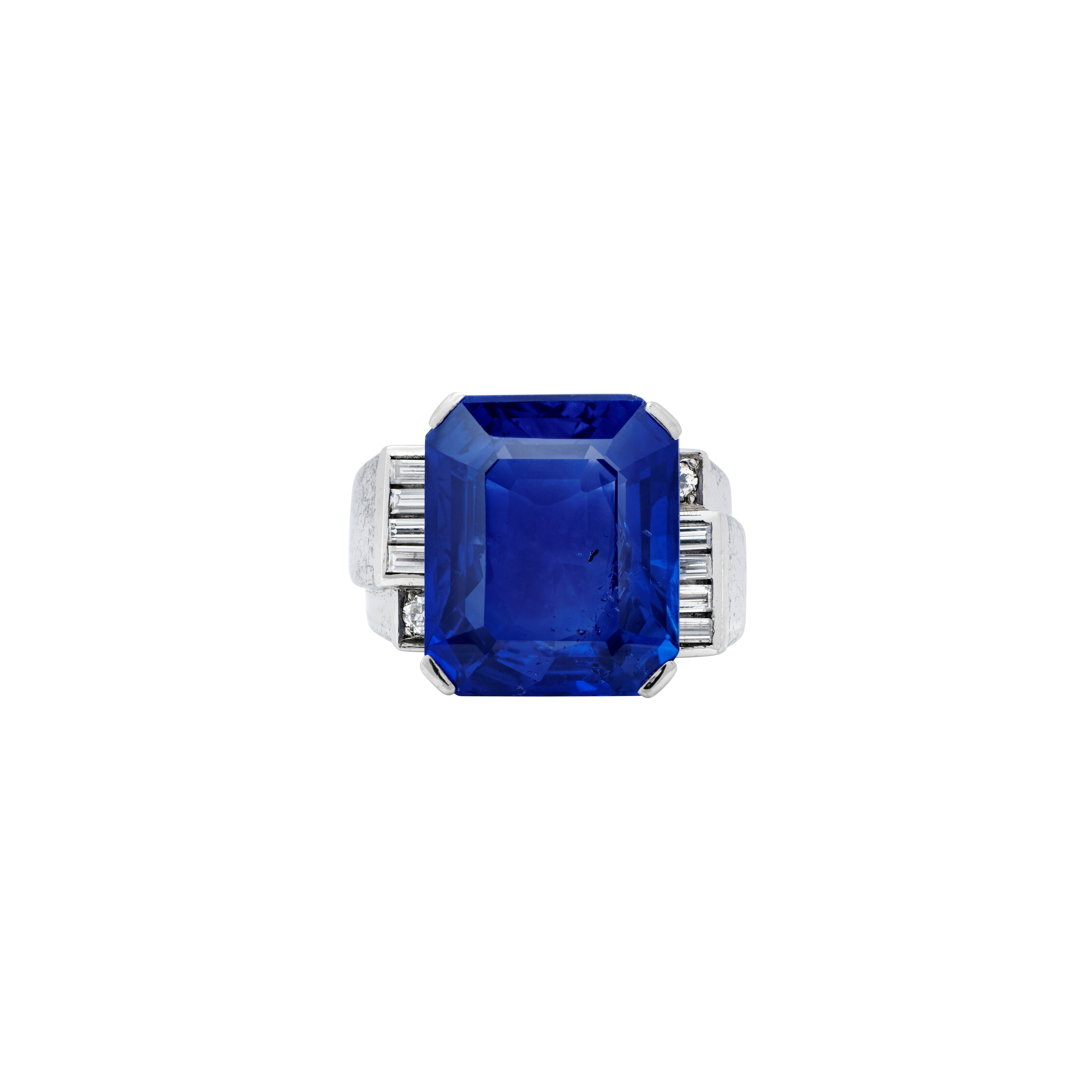 SAPPHIRE AND DIAMOND RING