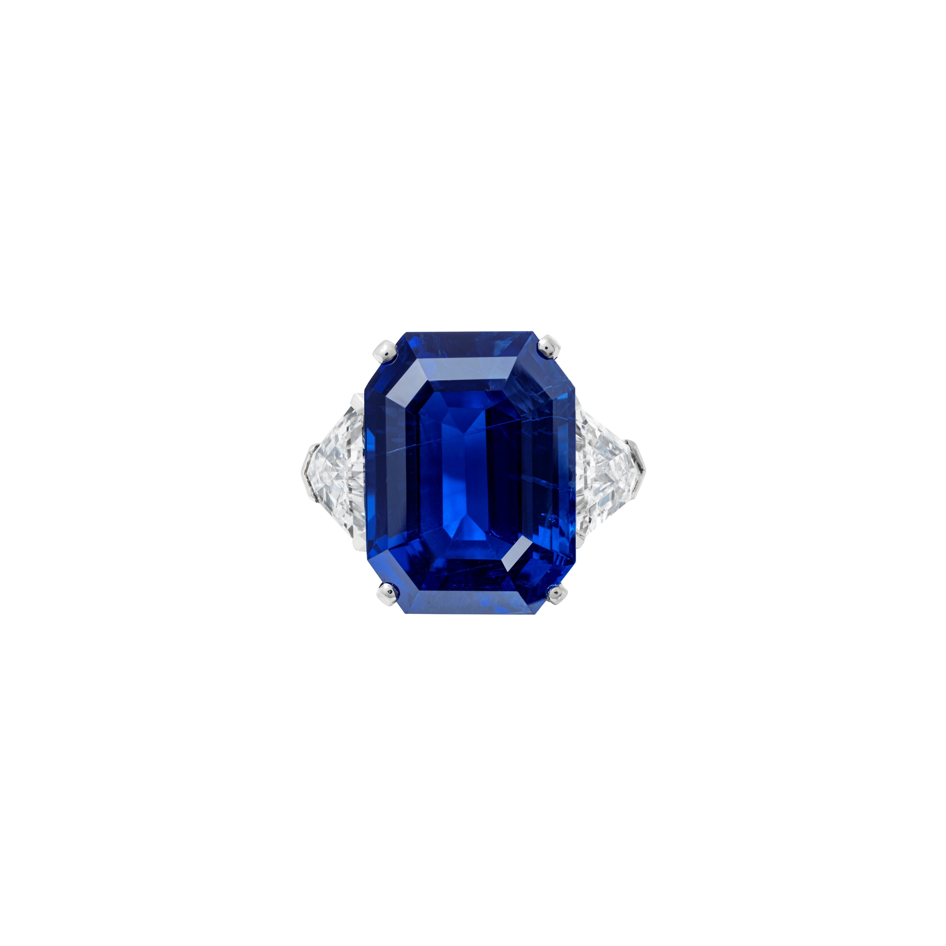 SAPPHIRE AND DIAMOND RING