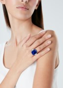 SAPPHIRE AND DIAMOND RING