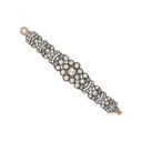 AN EXQUISITE DIAMOND BRACELET