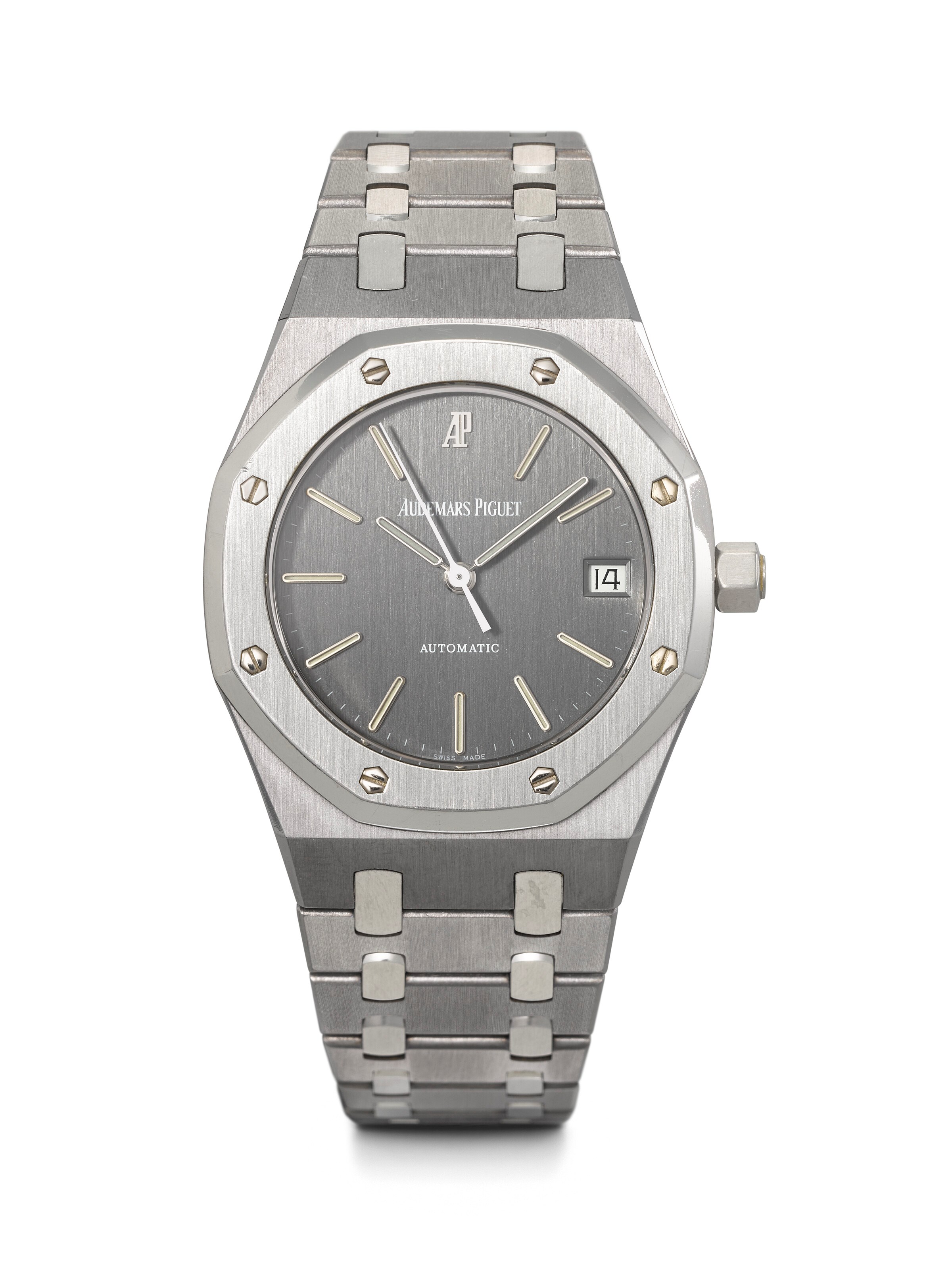 AUDEMARS PIGUET. A RARE AND ATTRACTIVE TANTALUM AND STAINLESS STEEL AUTOMATIC WRISTWATCH WITH SWEEP CENTRE SECONDS, DATE AND BRACELET