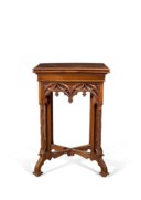TABLE DE STYLE NÉOGOTHIQUE