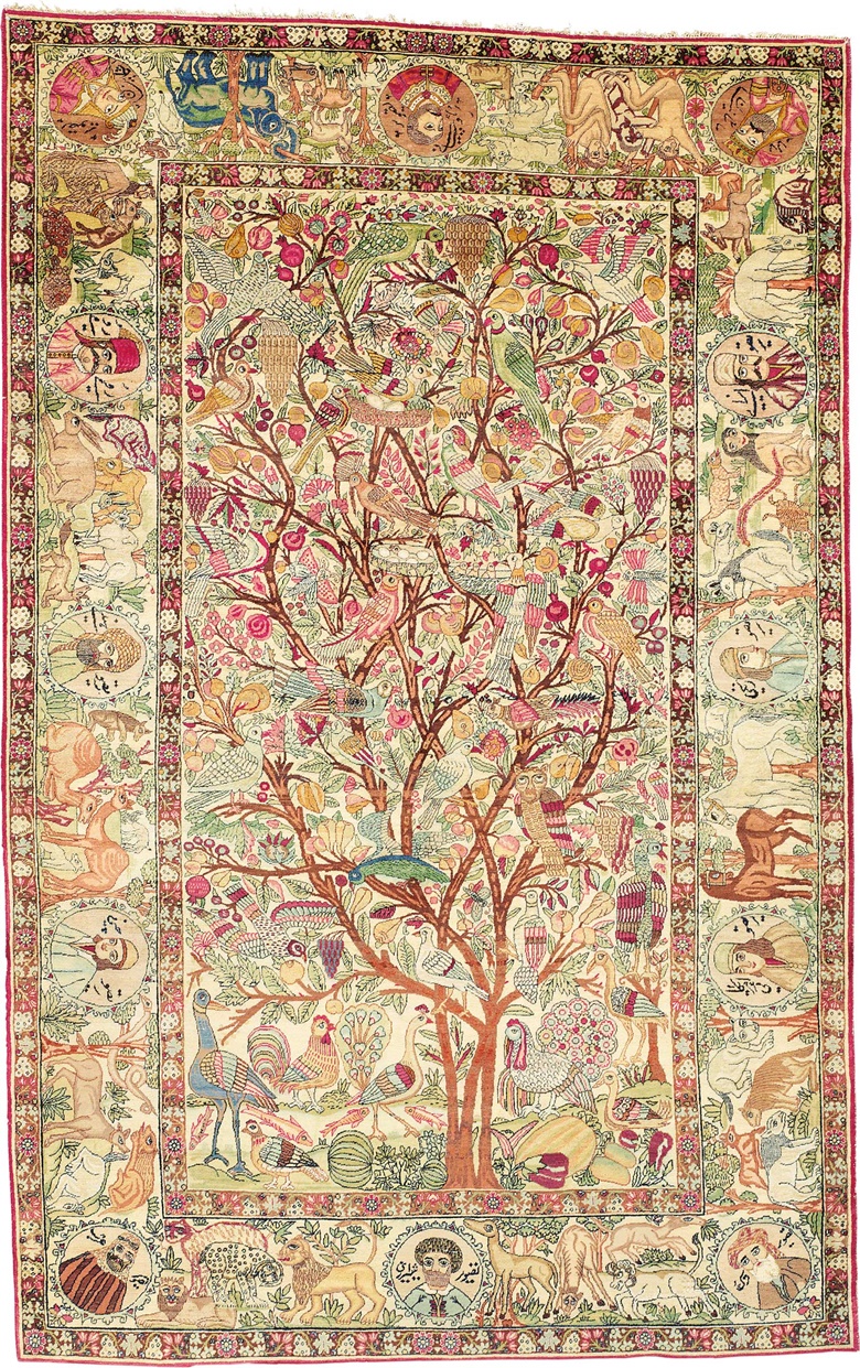 Un tappeto pittorico di Kirman. Persia sud-orientale, circa 1900. 8 piedi 1 in x 5 piedi 2 in (245 cm x 156 cm). Questo pezzo è stato offerto in tappeti e tappeti orientali il 19 aprile 2016 da Christie's a Londra e venduto per £ 18.750