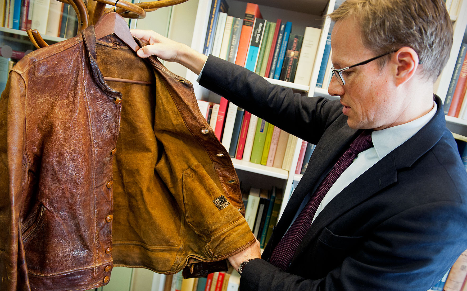 Thomas Venning introduces Einstein's leather jacket | Christie's