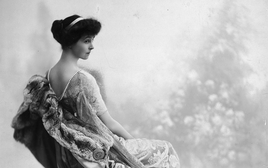 Portrait of Consuelo Vanderbilt; Lady Spencer-Churchill, The Duchess of Marlborough, 1911. Hulton Archive  Getty Images