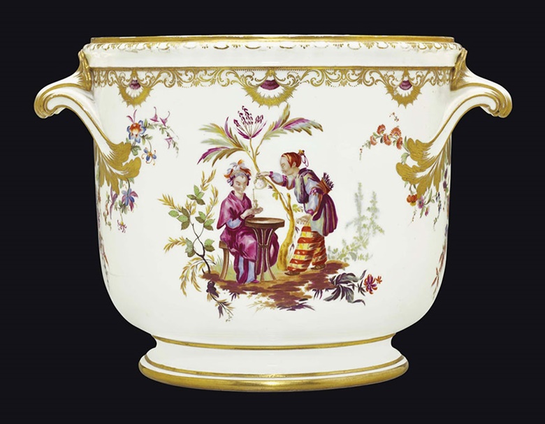 p.p1 {margin 0.0px 0.0px 0.0px 0.0px; font 14.0px Calibri; color #042eee} span.s1 {text-decoration underline} span.s2 {color #000000}





A Sèvres (hard-paste) porcelain bottle cooler from a service made for the Comtesse du Barry. 7½ in (19 cm) high; 10½ in (26.7 cm) wide, overall. Sold for $112,500 on 24 October 2013 at Christie’s in New York