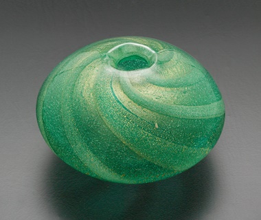 Carlo Scarpa (1906-1978), An important Sommerso vase, circa 1934-1936. 5½ in (14 cm) high, 9¼ in (23.5 cm) diameter. Sold for $40,000 in Carlo Scarpa Visions in Glass 1926-1962 A European Private Collection on 4 May 2017, at Christie’s in New York