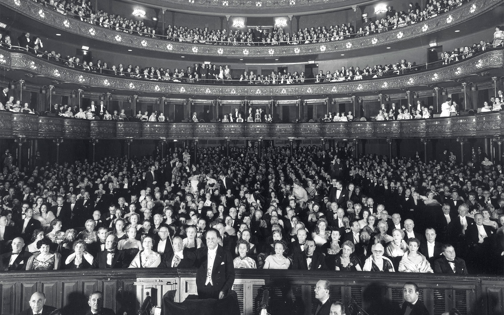 The opening night of Charles Gounod’s Faust at the Metropolitan Opera House in 1953 © Sedge LeblangMetropolitan Opera Archives