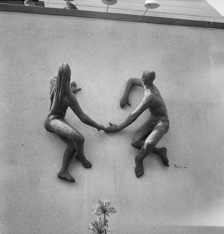 Peter Laszlo Peri,The Sunbathers at the Festival of Britain in 1951. Wall-mounted horizontal relief made of concrete. © Historic England Archive