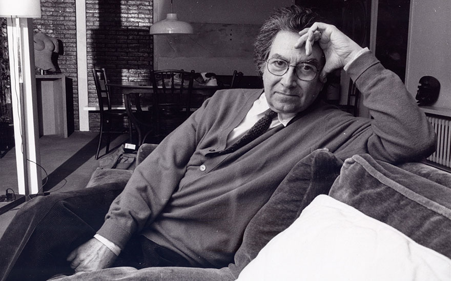 Antoni Tàpies Photographed at home