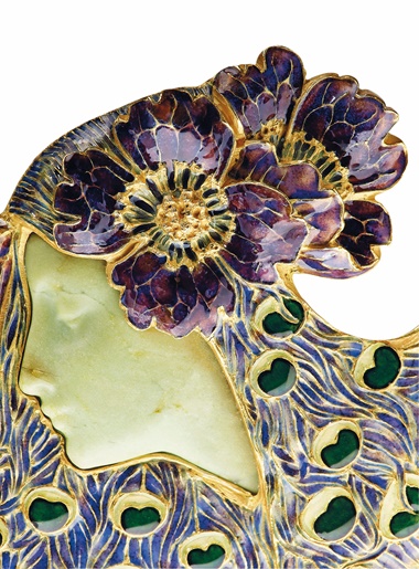 An Art Nouveau enamel, chrysoprase and pearl brooch, by René Lalique, circa 1898-1899. This lot was offered in Beyond Boundaries Magnificent Jewels from a European Collection on 13 November 2017 at Christie’s in Geneva and sold for CHF 324,500