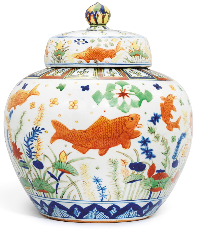 明嘉靖五彩魚藻紋蓋罐六字楷書款