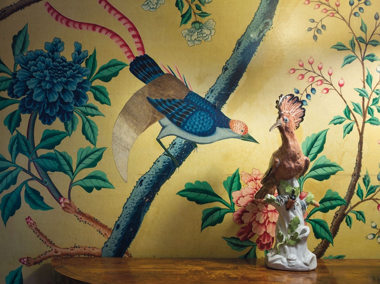 The Meissen hoopoes were displayed in the dining room of the Rockefellers’ 65th Street home in New York, which was decorated with original 18th-century wallpaper