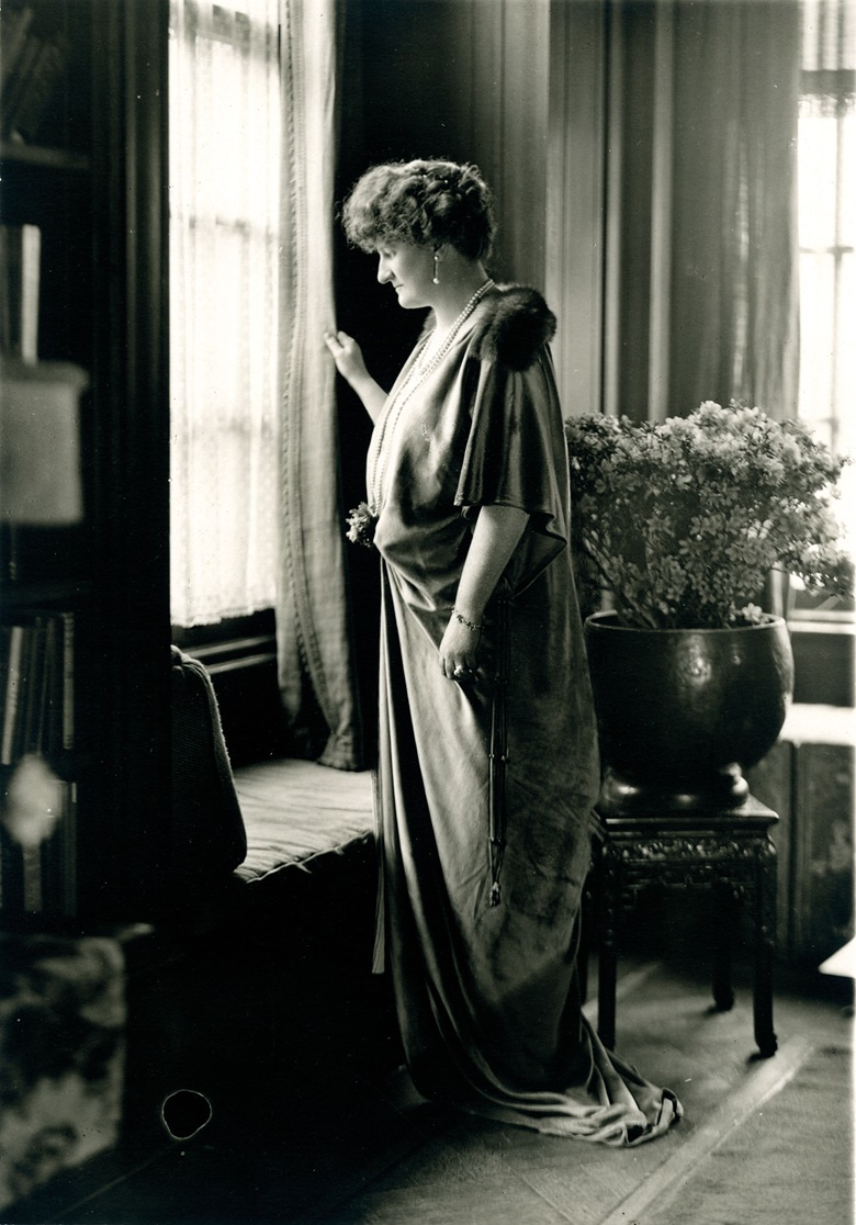 Abby Aldrich would hide in the bathroom to telephone her children, or, once they were grown-up, ask them to ring her from their offices. Photograph by H. T. Koshiba, courtesy of the Rockefeller Archive Center.